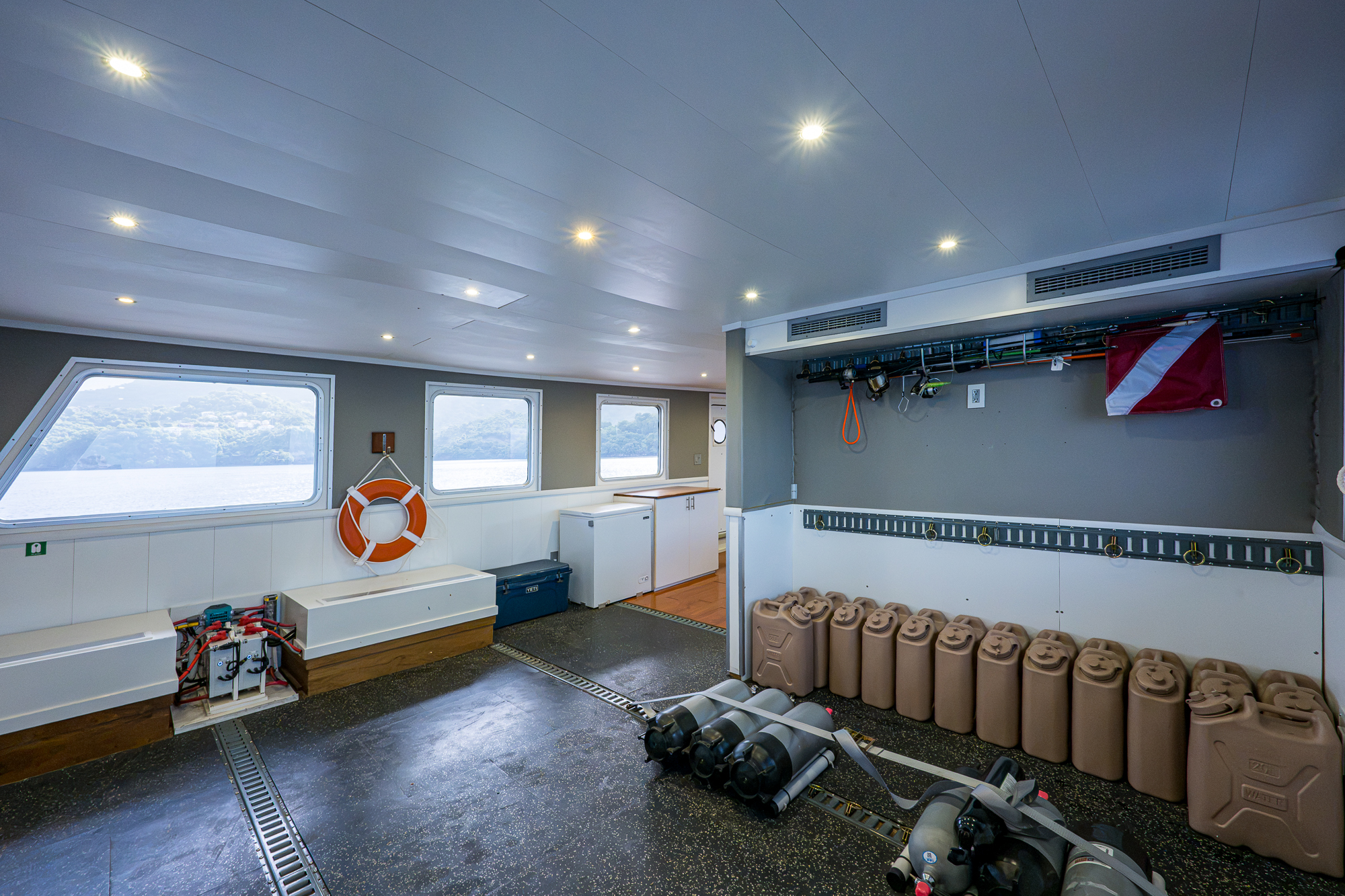 Care Bear yacht photo 71