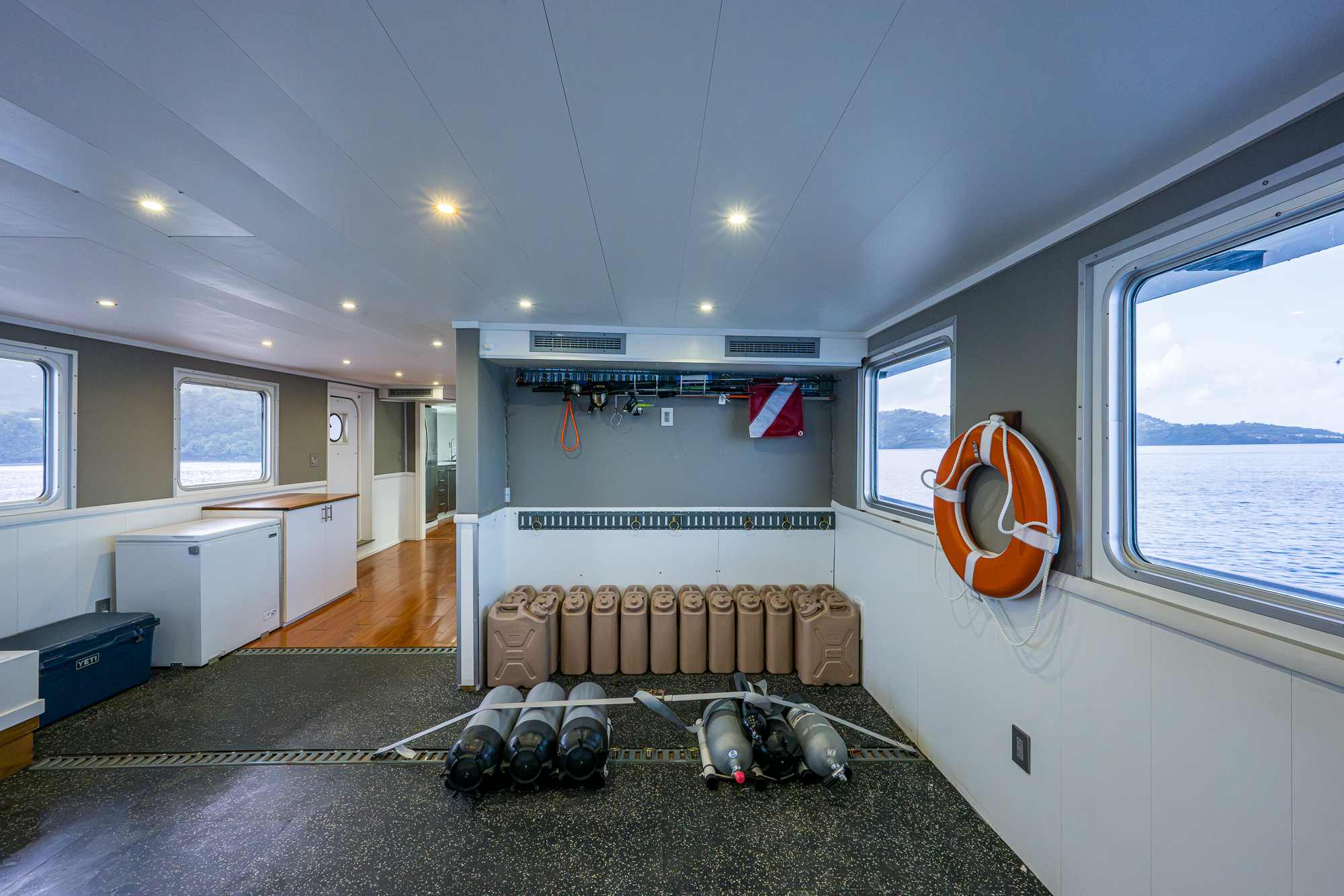 Care Bear yacht photo 73