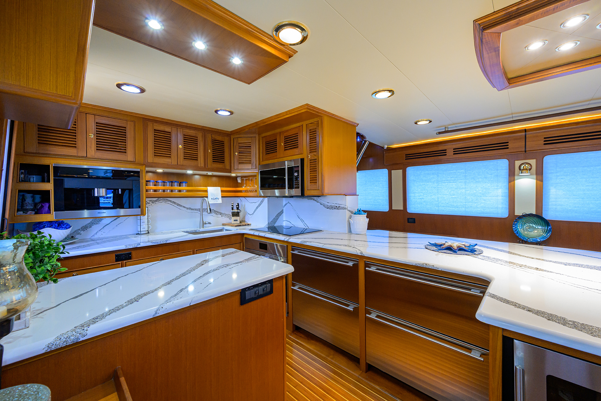 Agave yacht photo 101