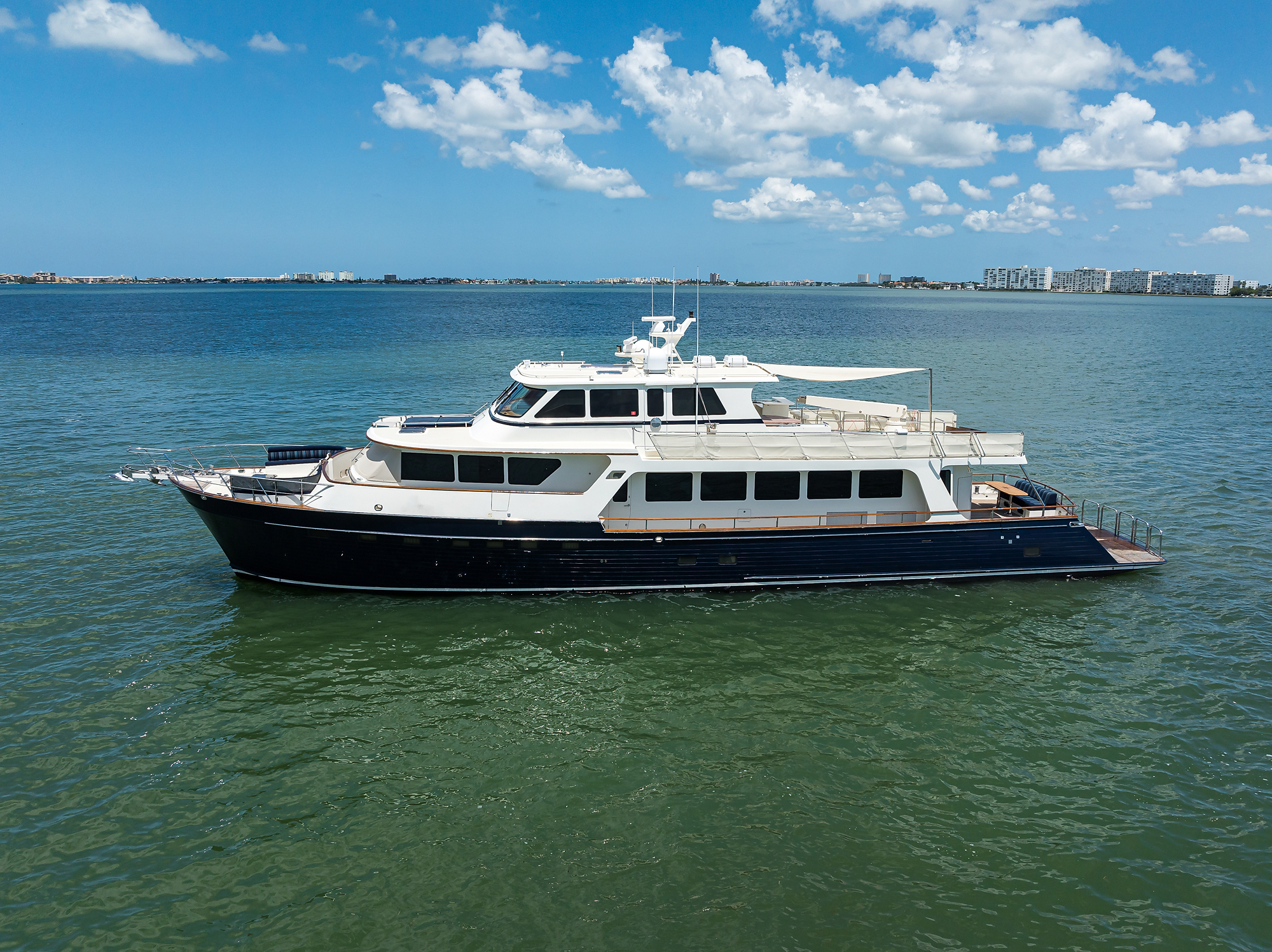 Agave yacht photo 8