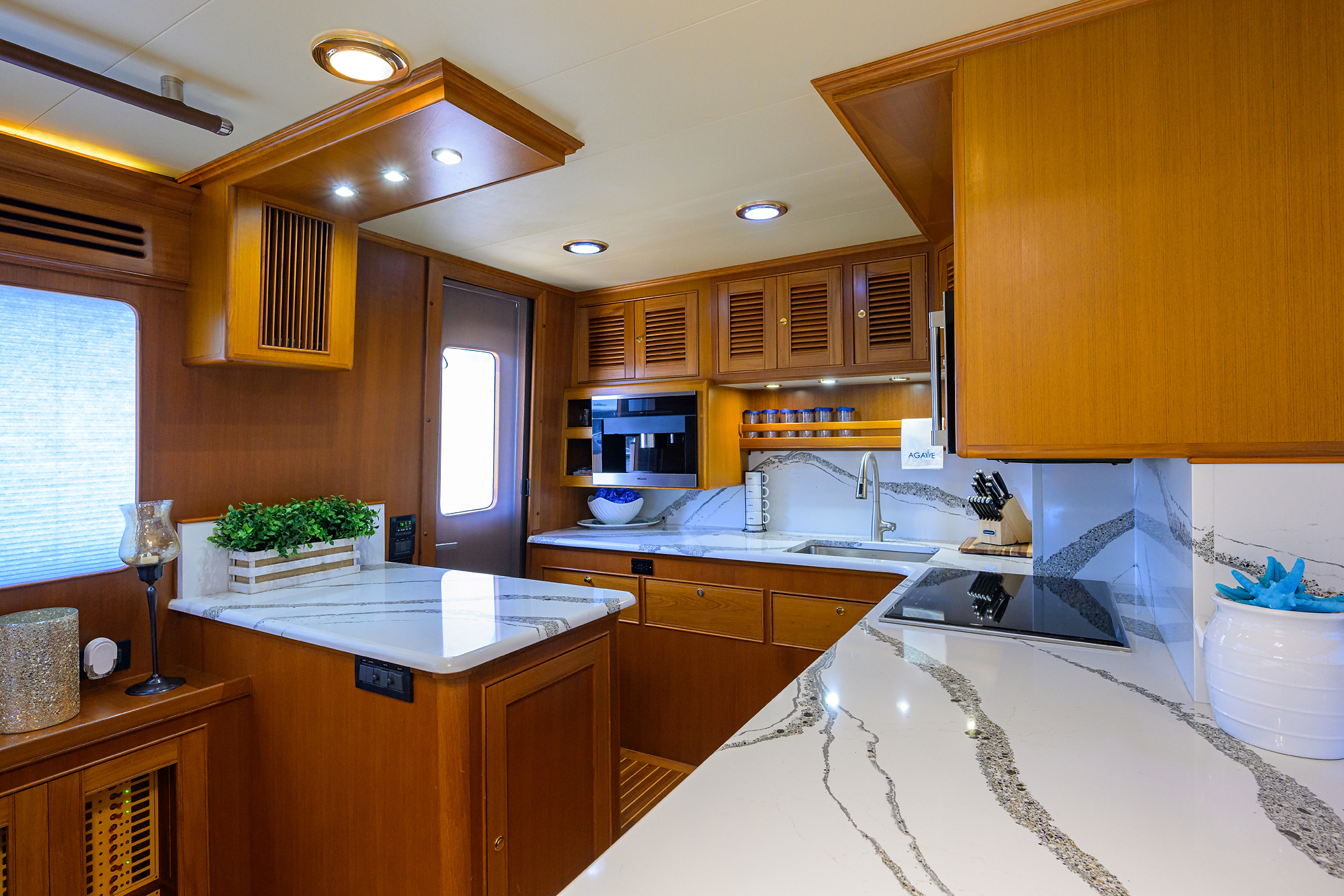 Agave yacht photo 100