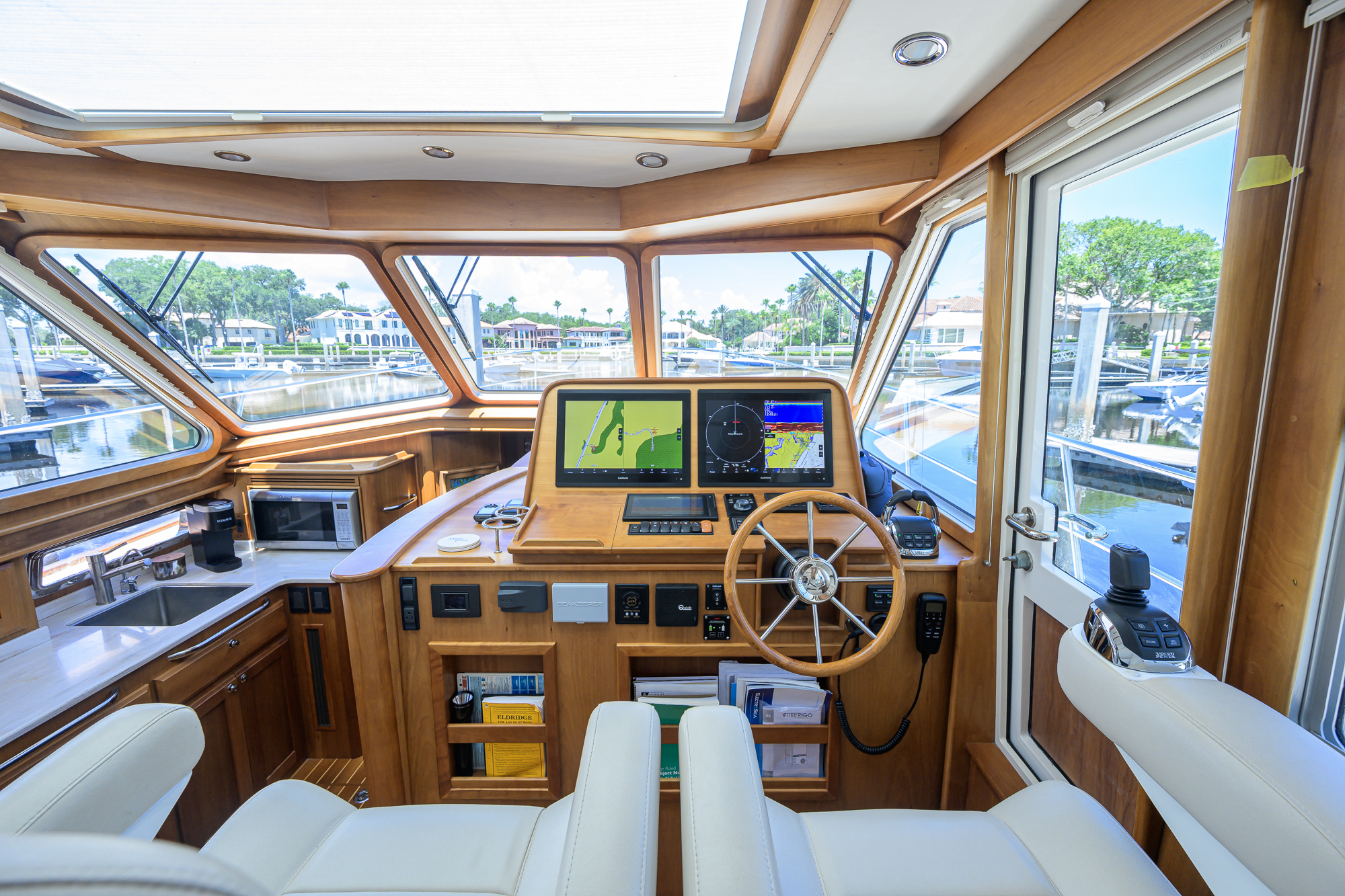 Bigwig yacht photo 85