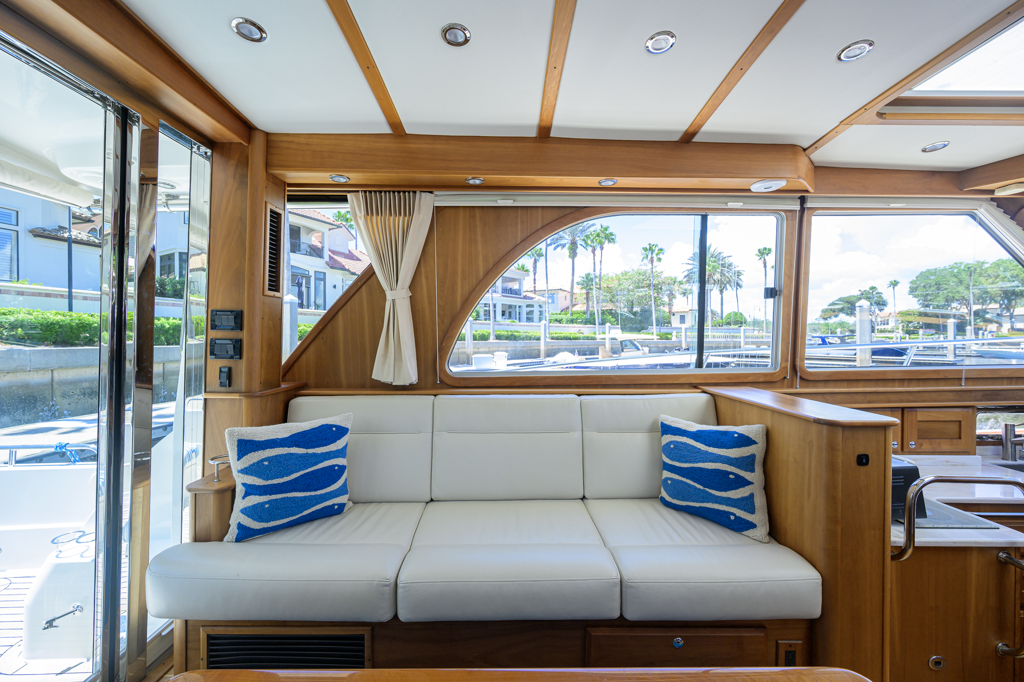 Bigwig yacht photo 68
