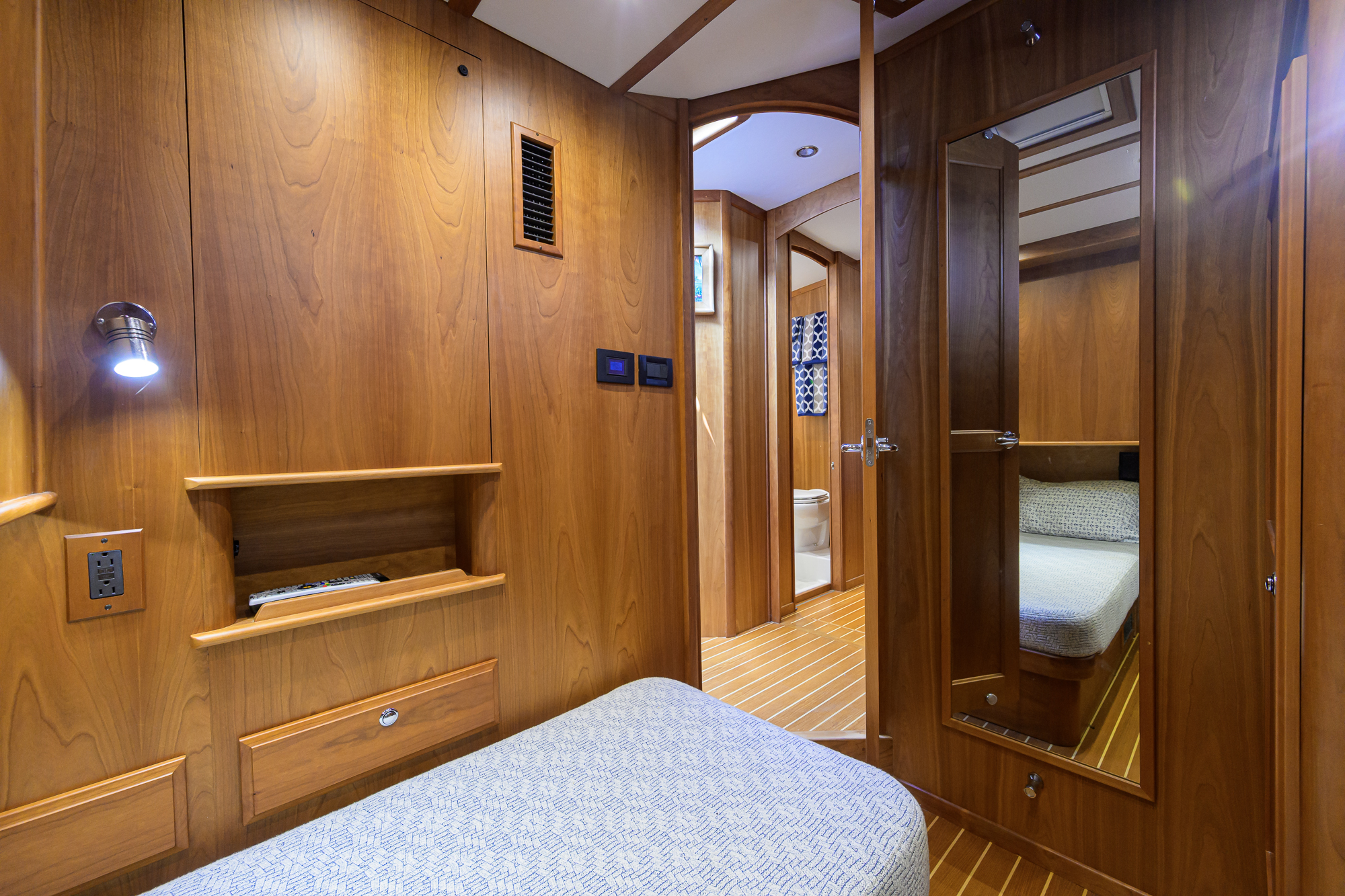 Bigwig yacht photo 92