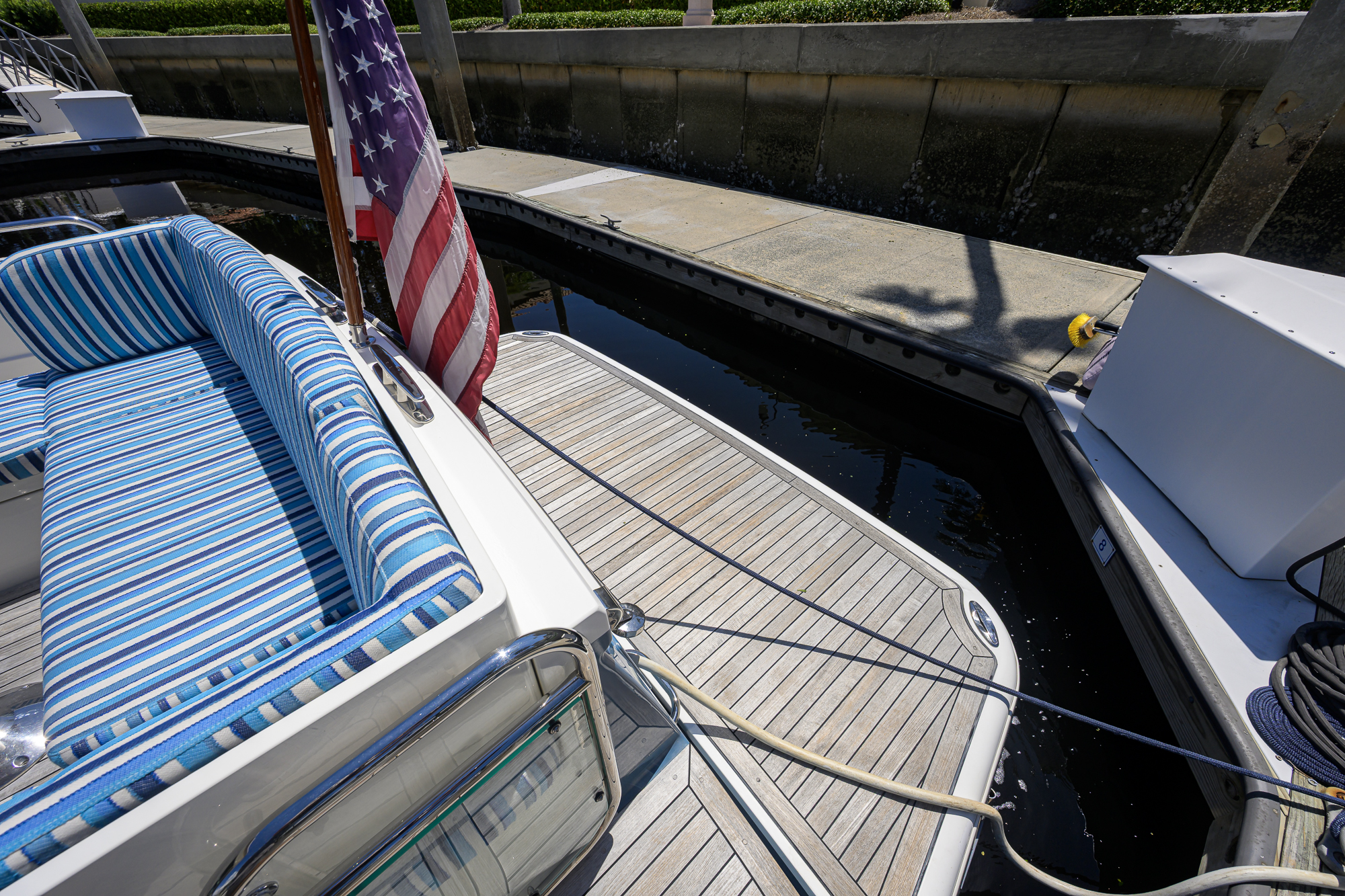Bigwig yacht photo 37