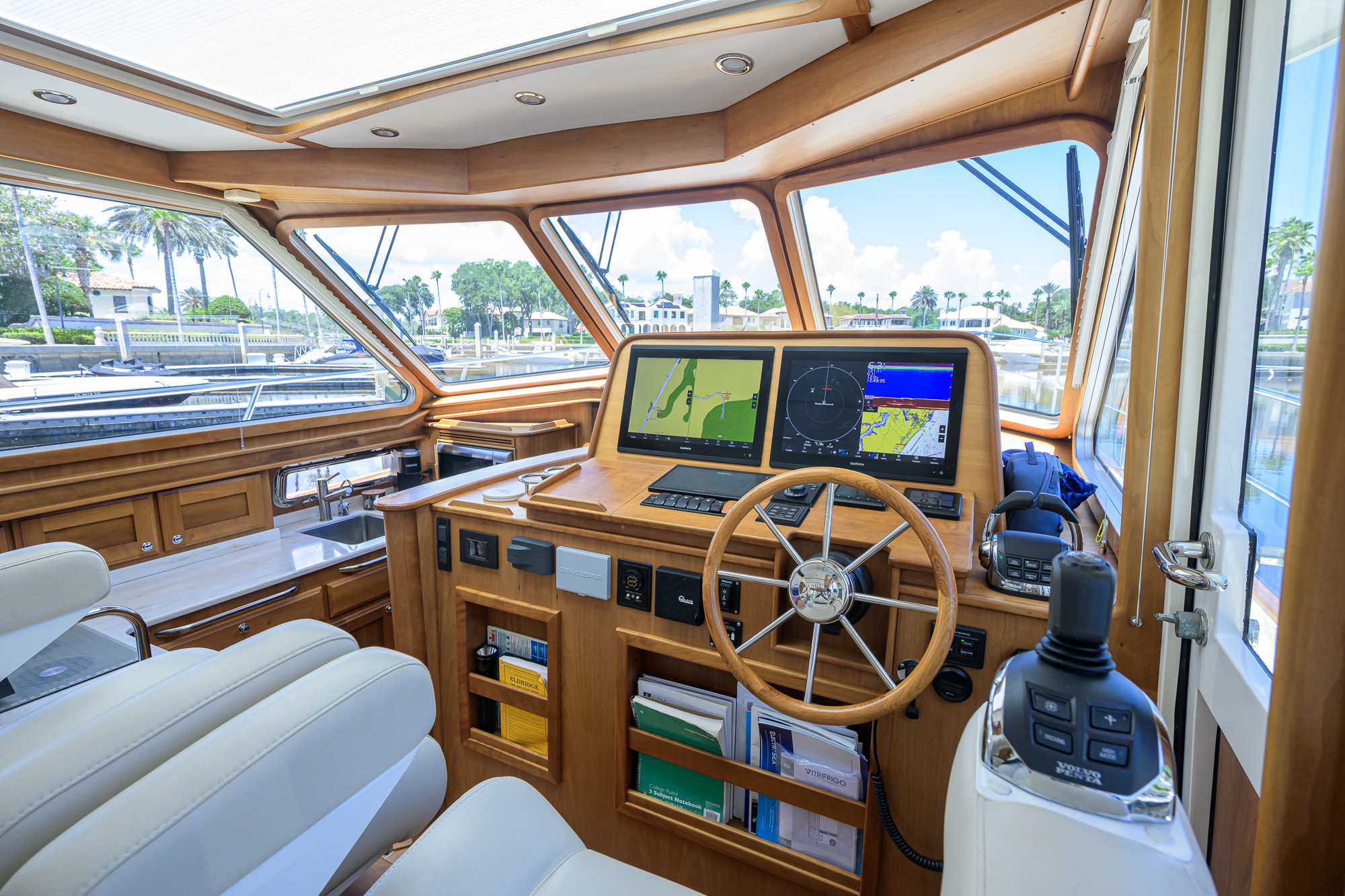 Bigwig yacht photo 86
