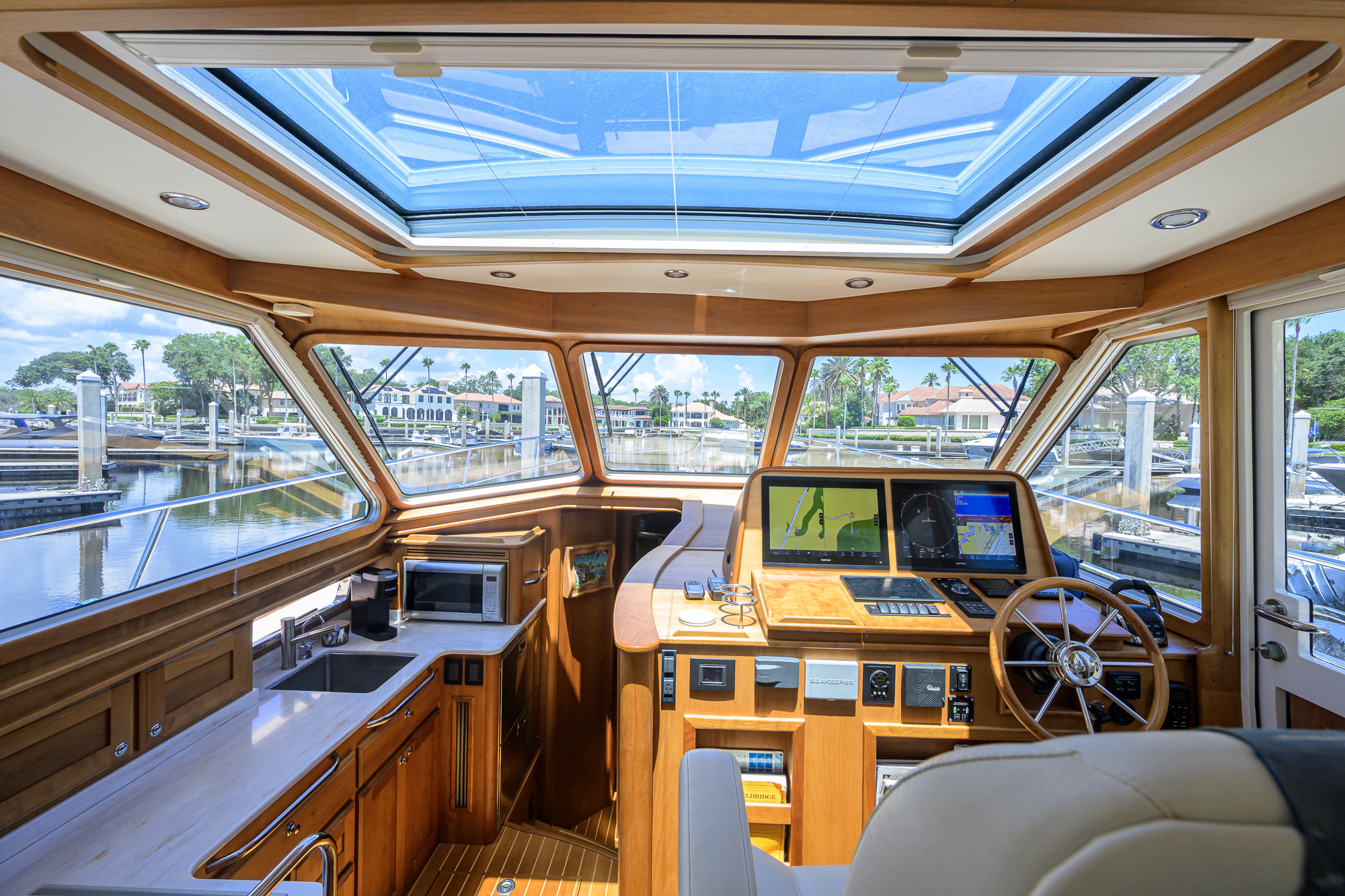 Bigwig yacht photo 87