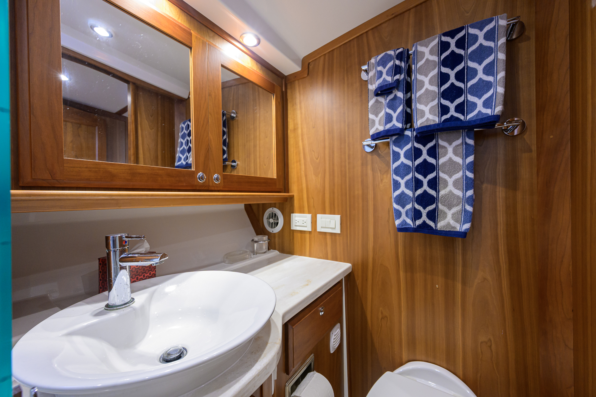 Bigwig yacht photo 106