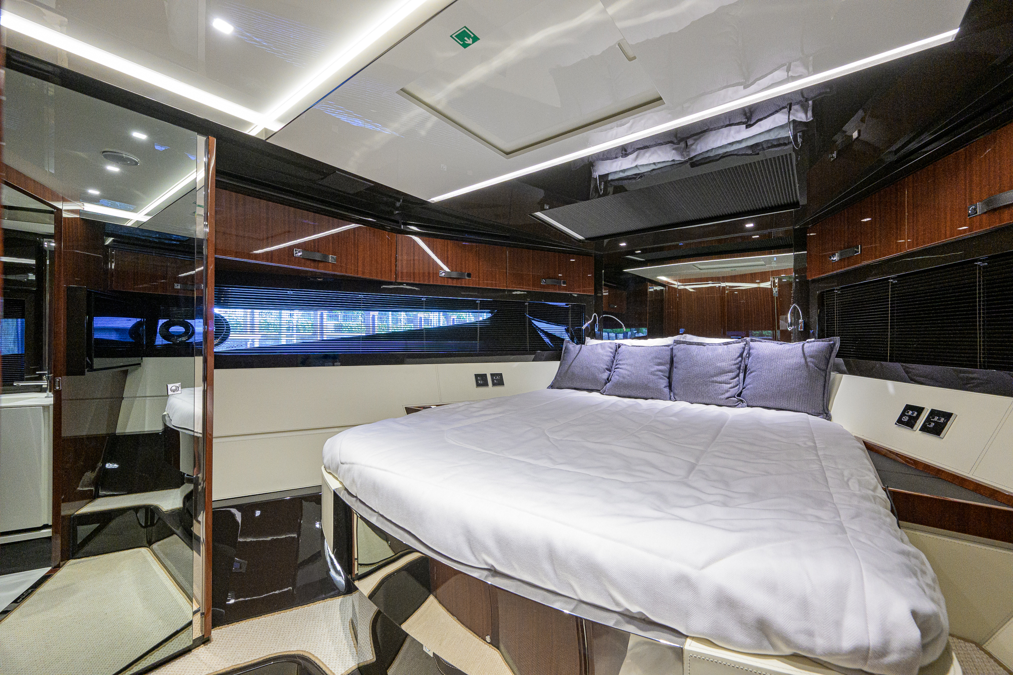 Angelamar yacht photo 87
