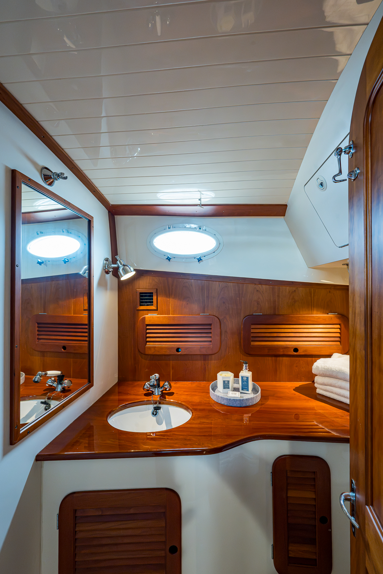 Bellerophon yacht photo 44