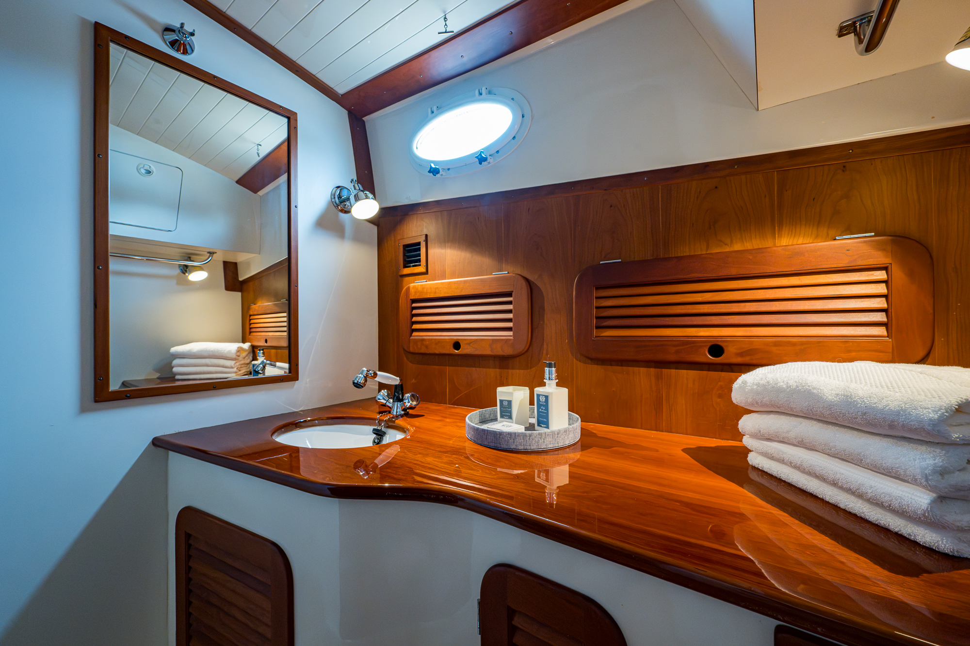 Bellerophon yacht photo 35