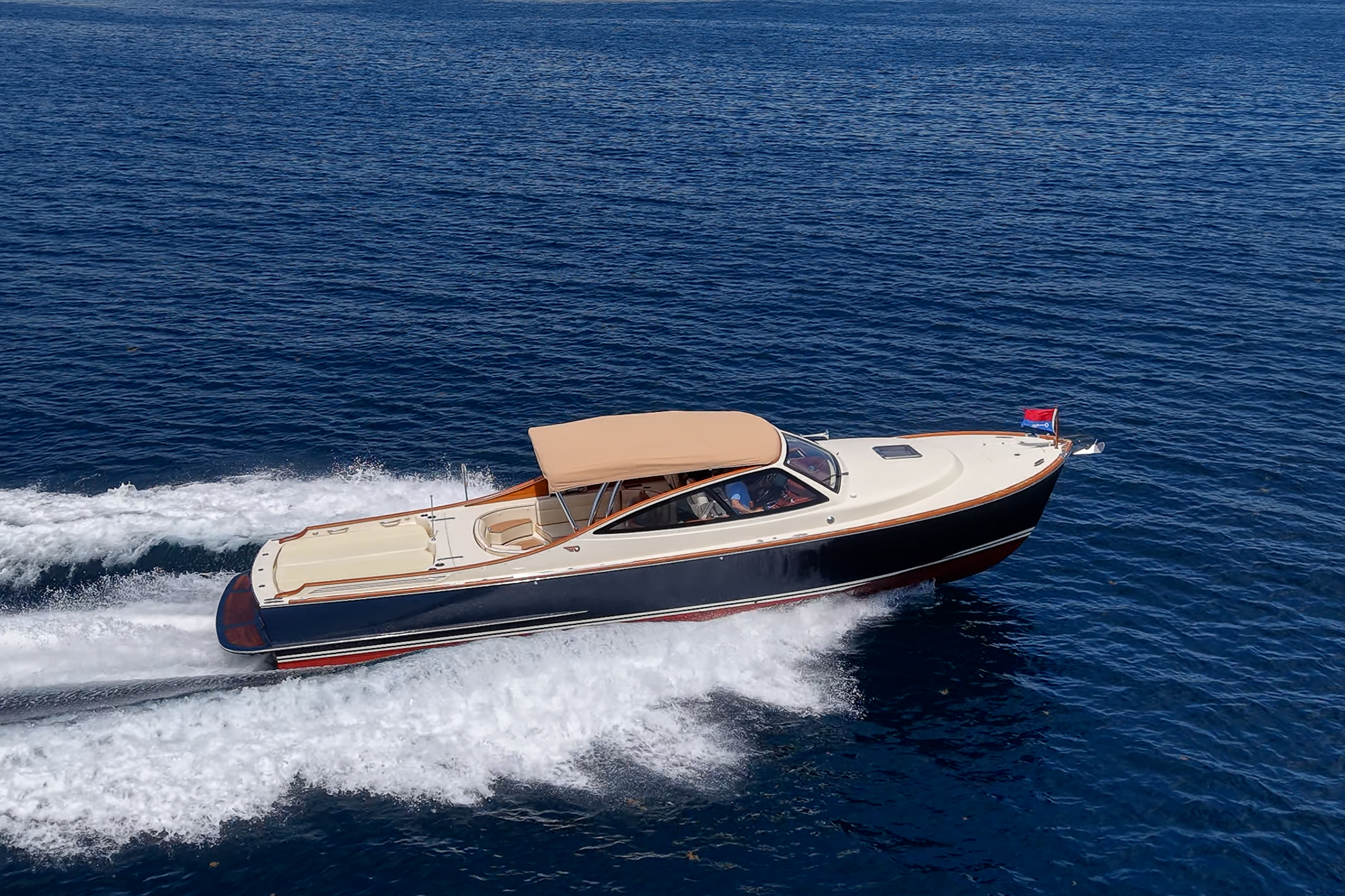 Capri yacht photo 15