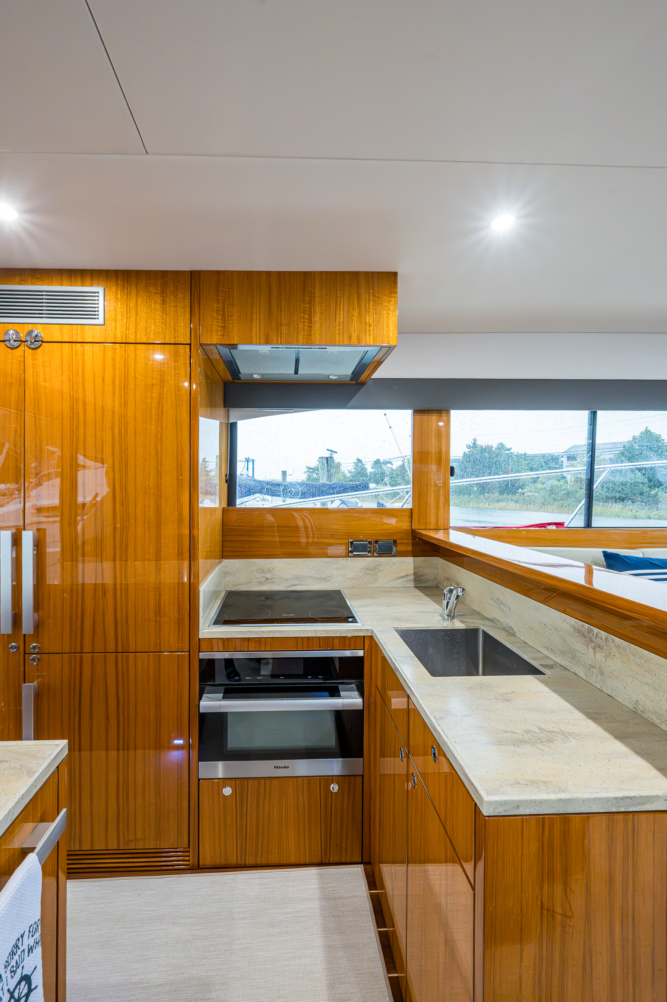 Levittate yacht photo 41