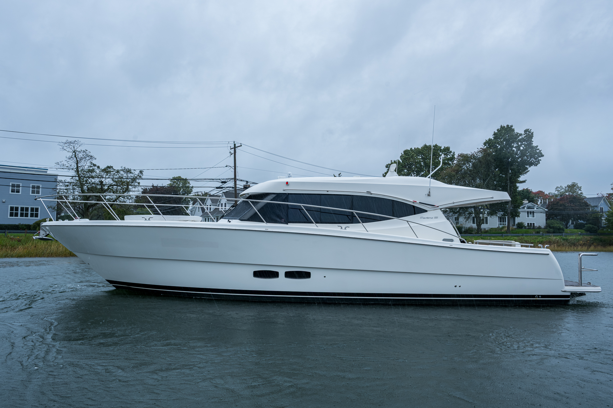 Levittate yacht photo 2