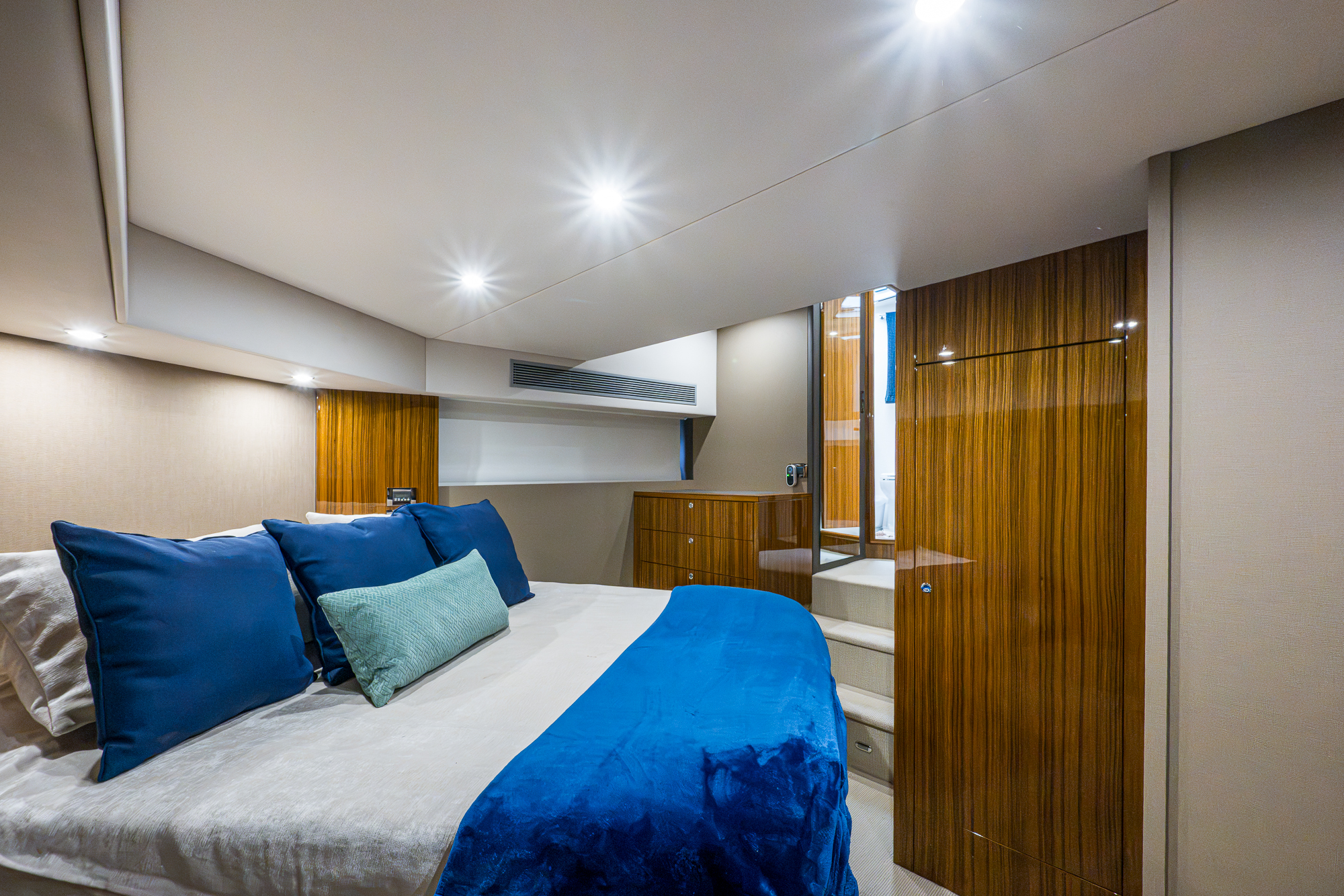 Levittate yacht photo 57