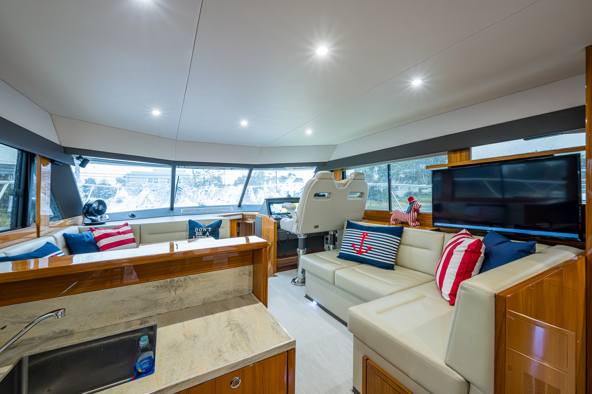 Levittate yacht photo 35