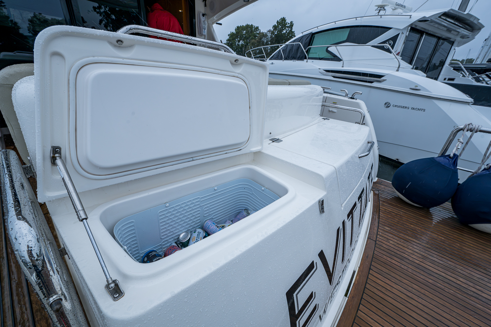 Levittate yacht photo 16
