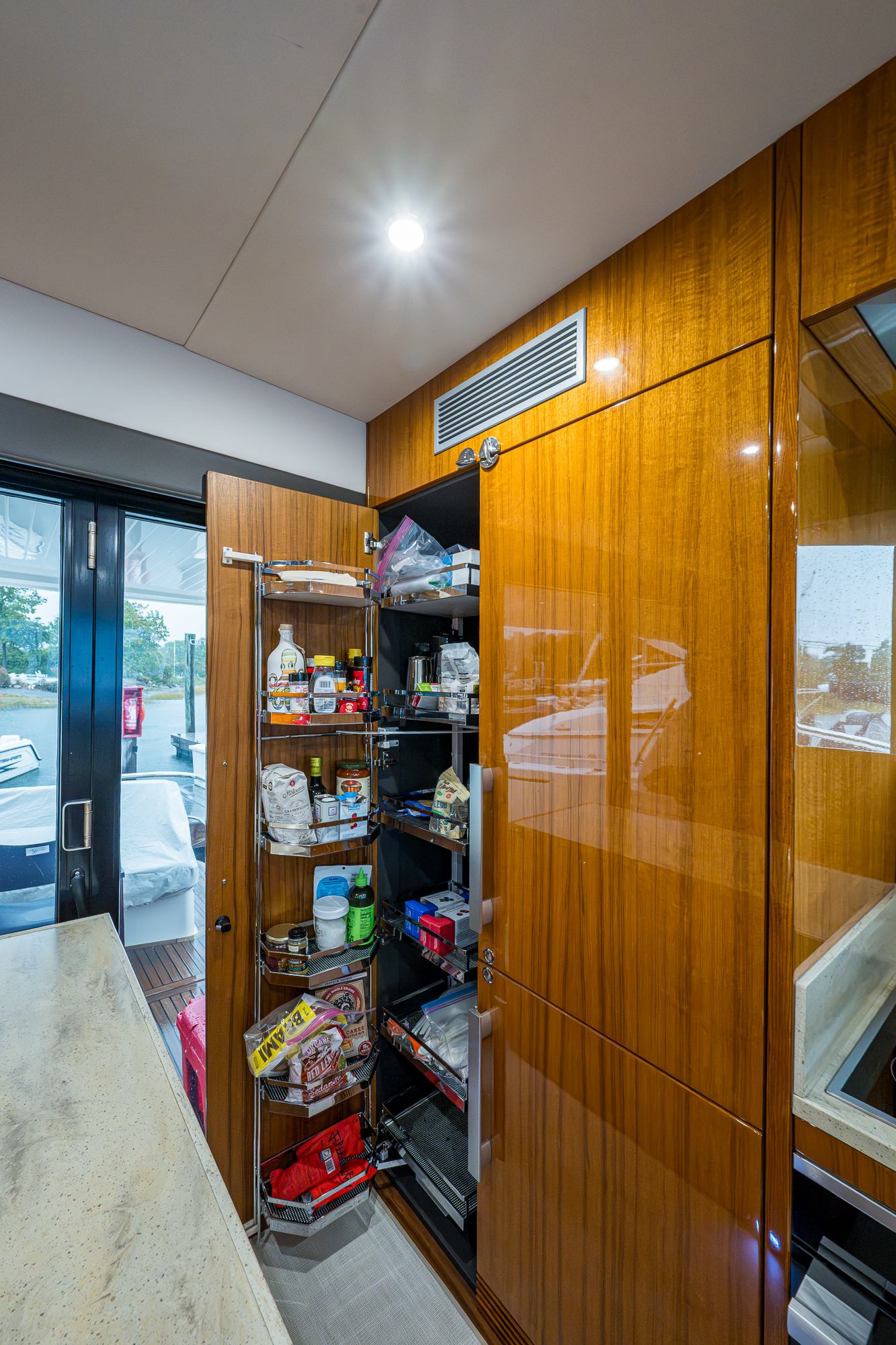 Levittate yacht photo 39
