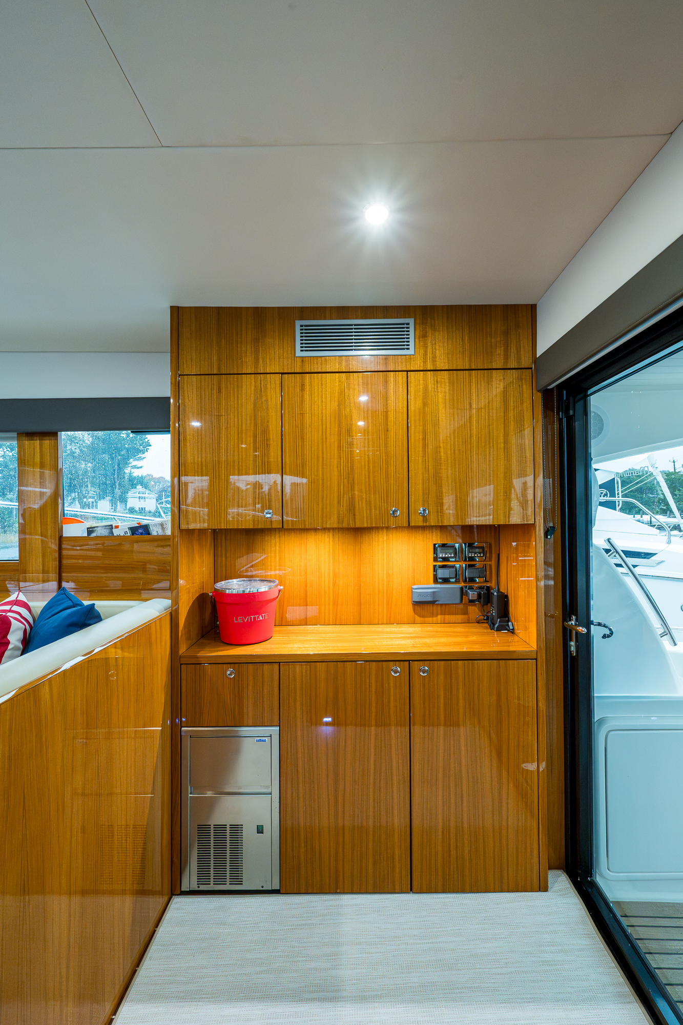 Levittate yacht photo 38