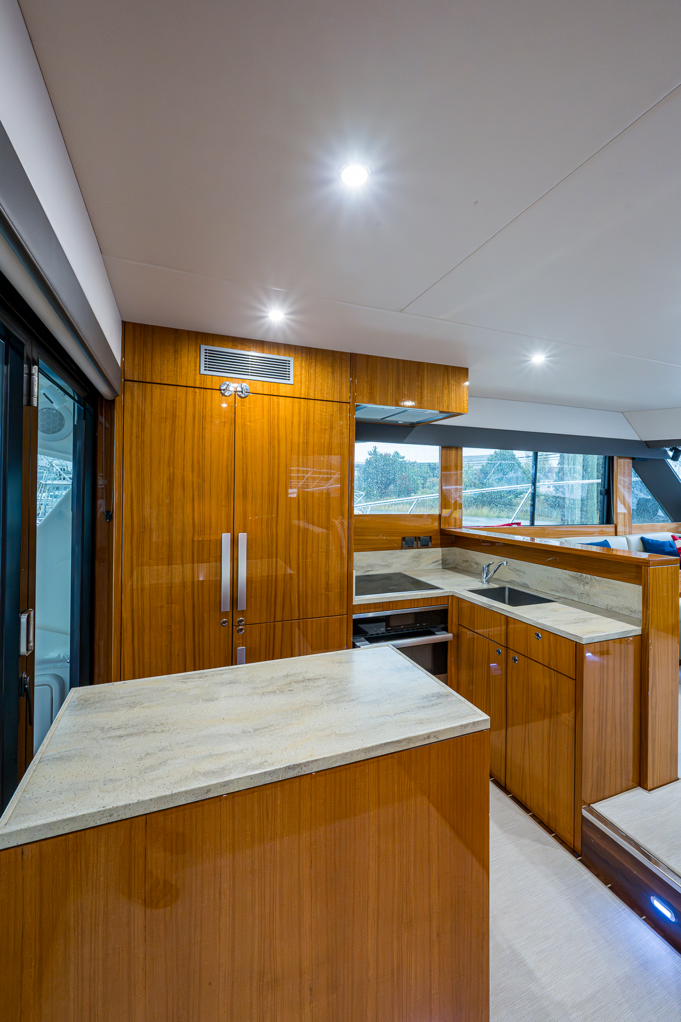 Levittate yacht photo 37