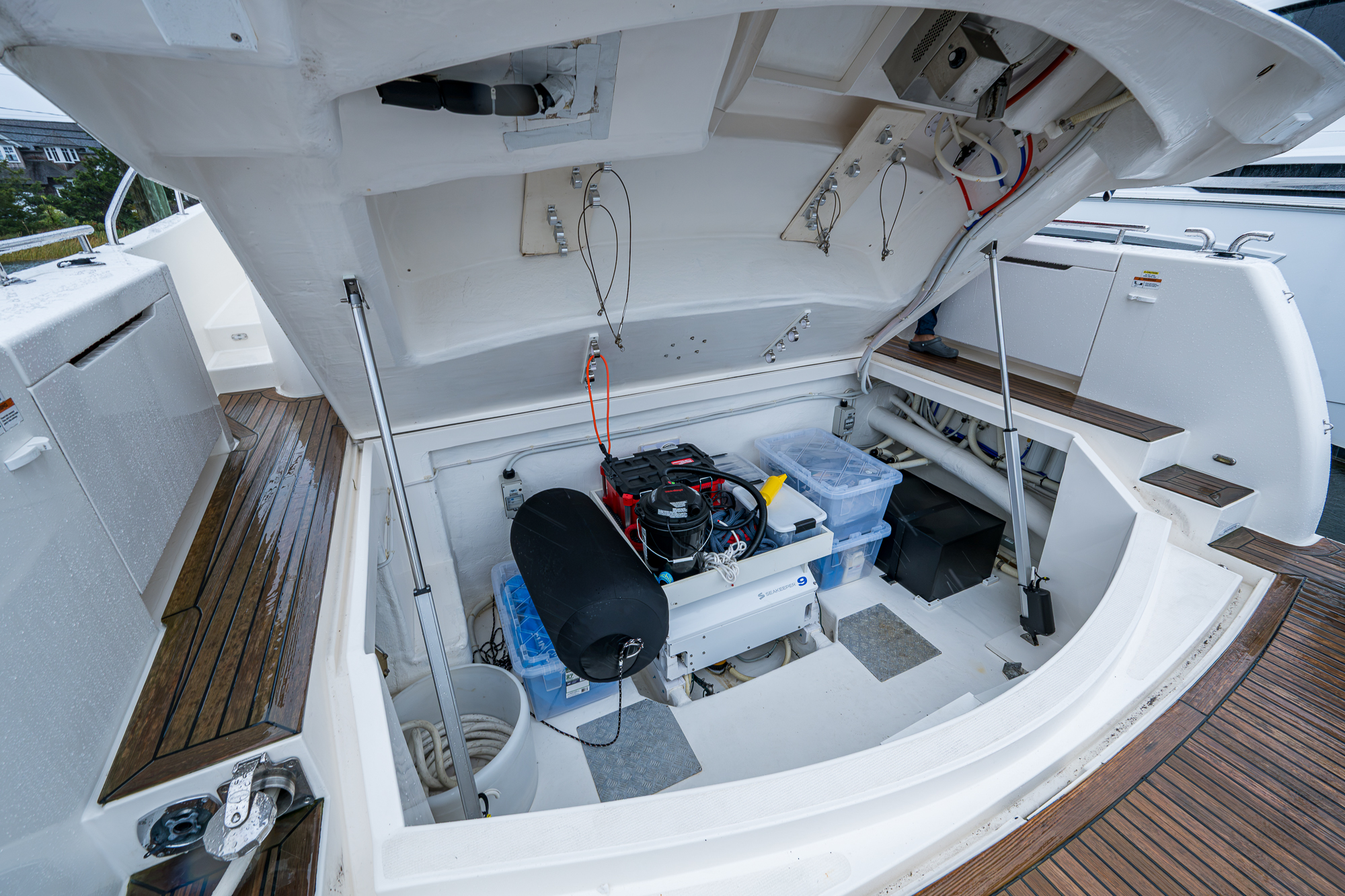 Levittate yacht photo 25