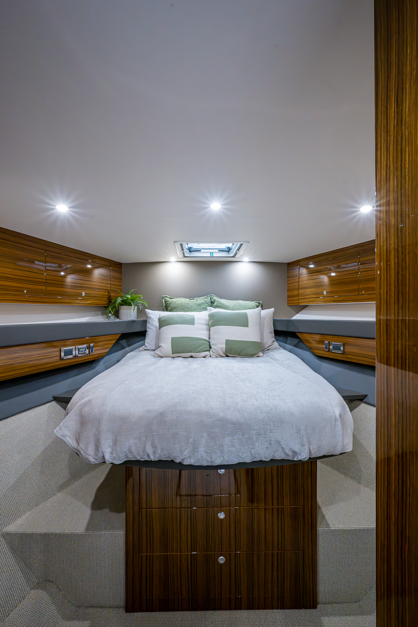 Levittate yacht photo 44