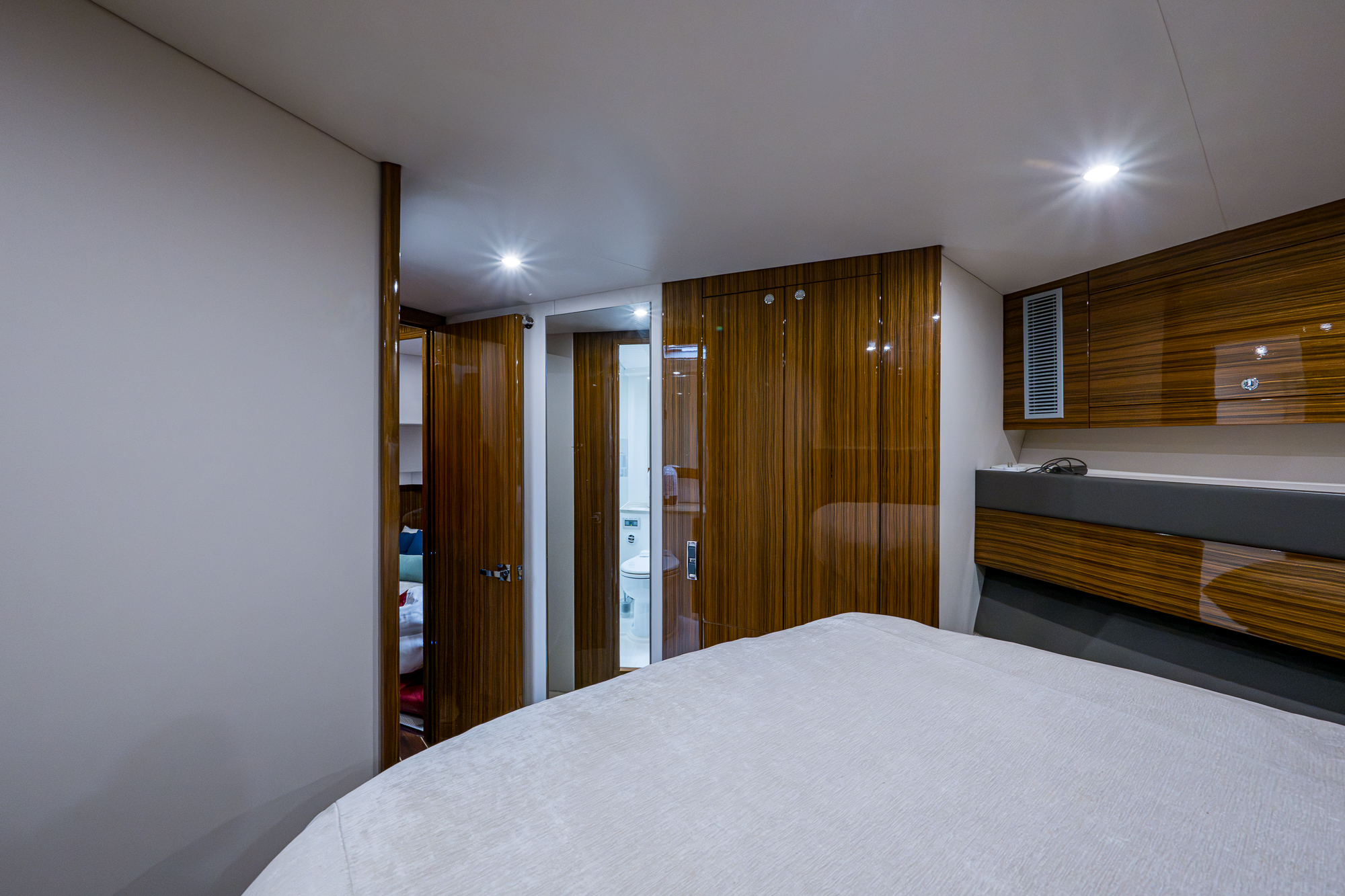 Levittate yacht photo 47