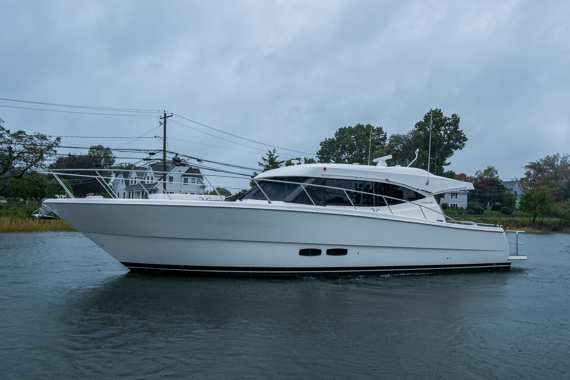 Levittate yacht photo 3