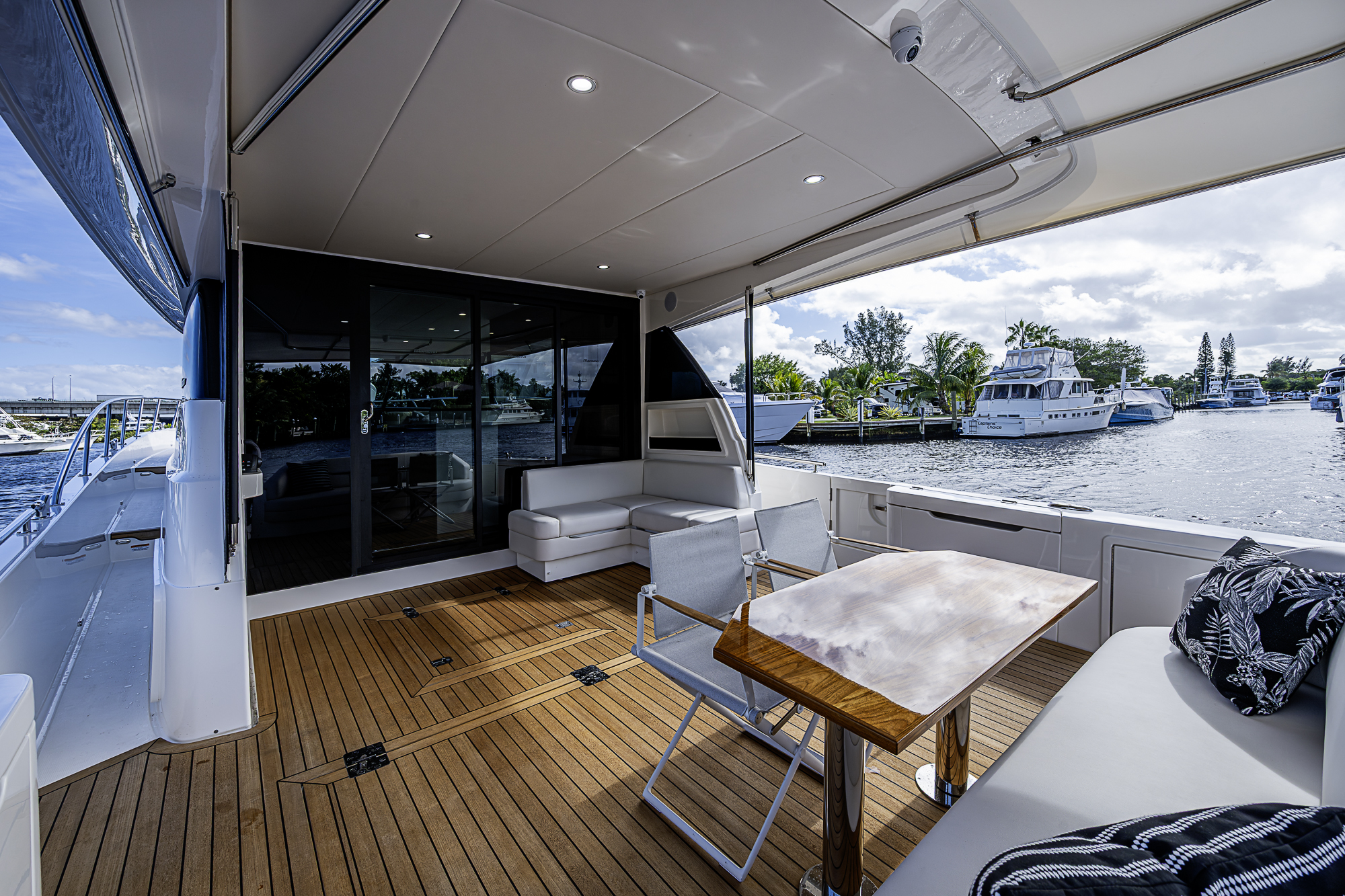 M60-26 yacht photo 58