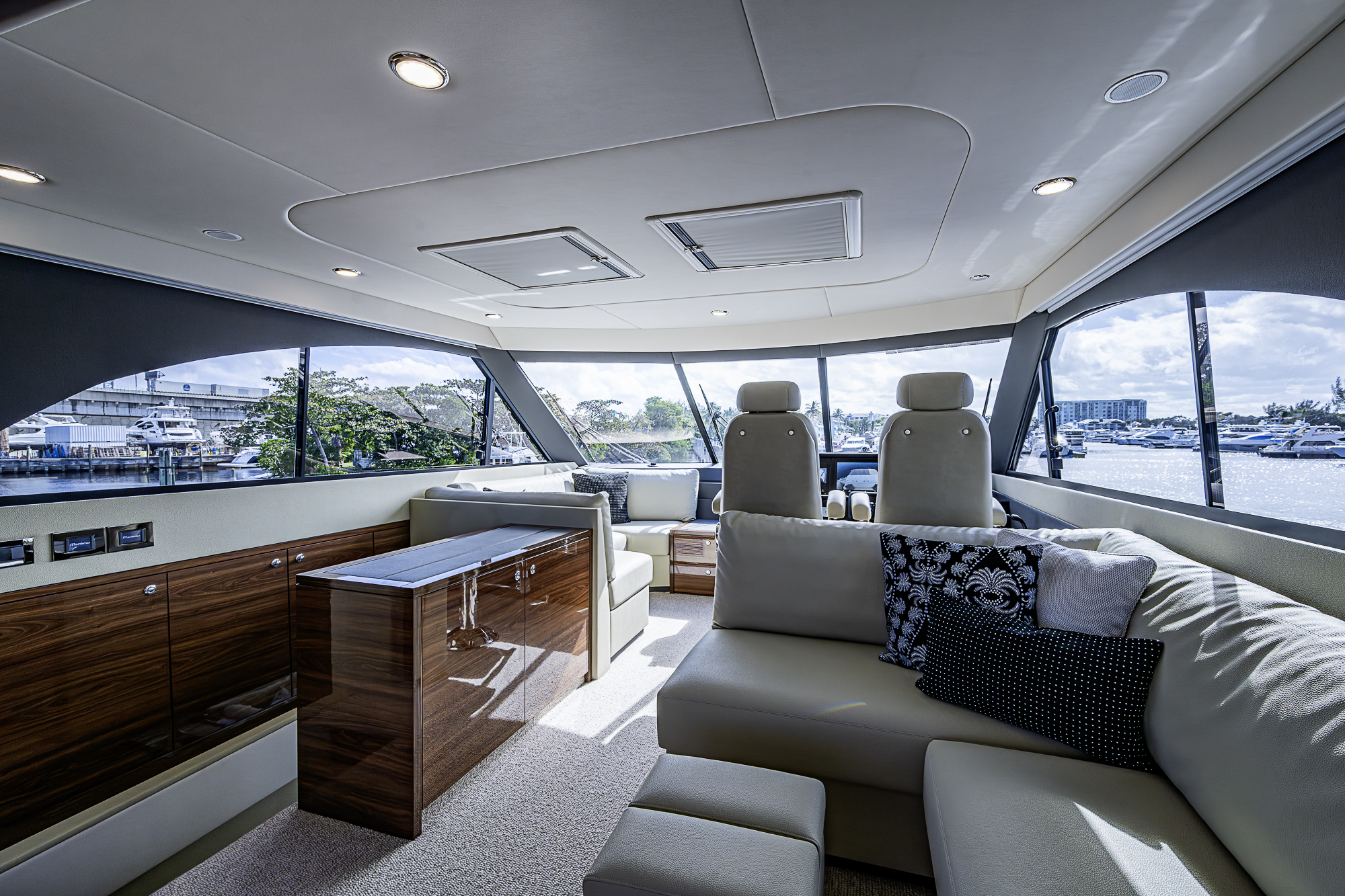 M60-26 yacht photo 24