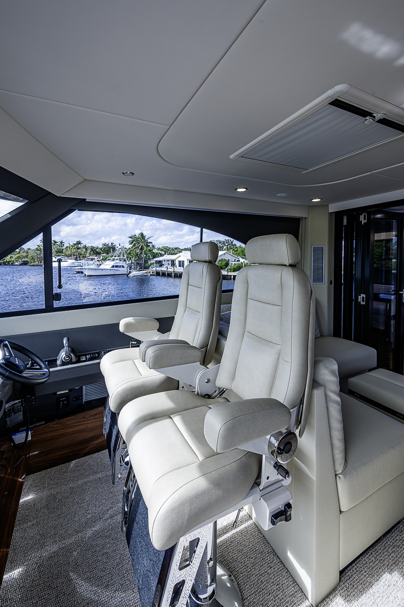 M60-26 yacht photo 29
