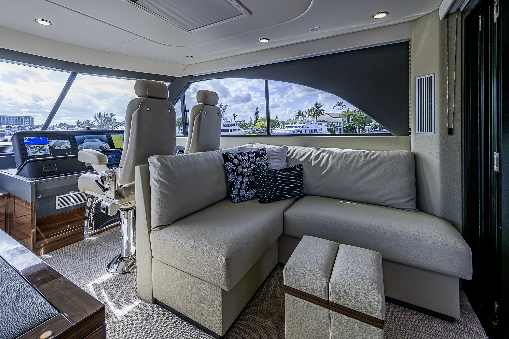 M60-26 yacht photo 25