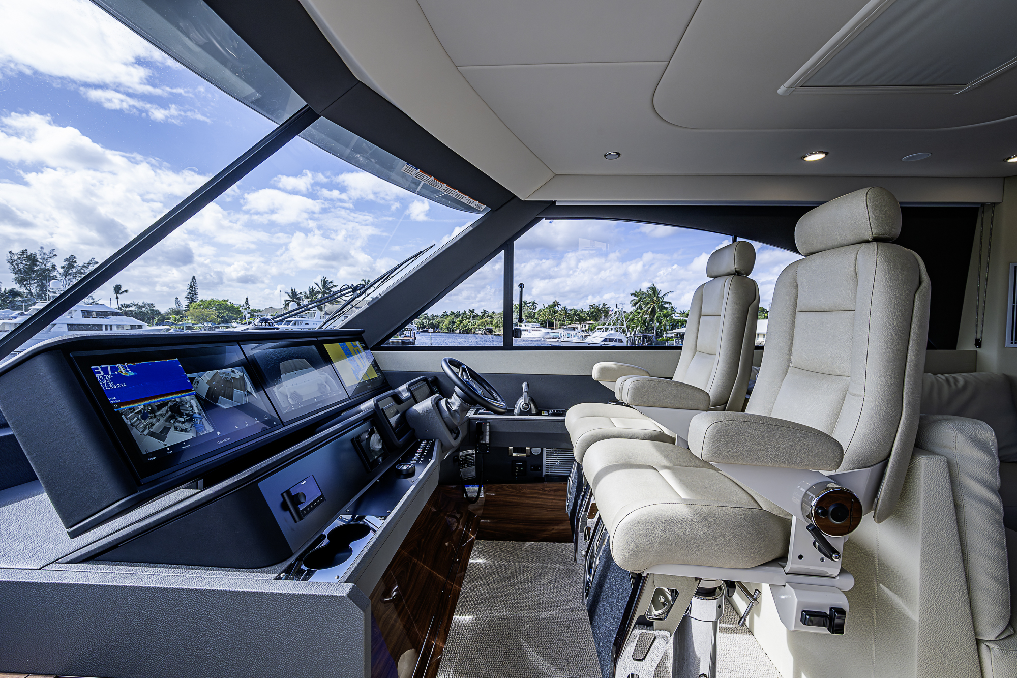 M60-26 yacht photo 28
