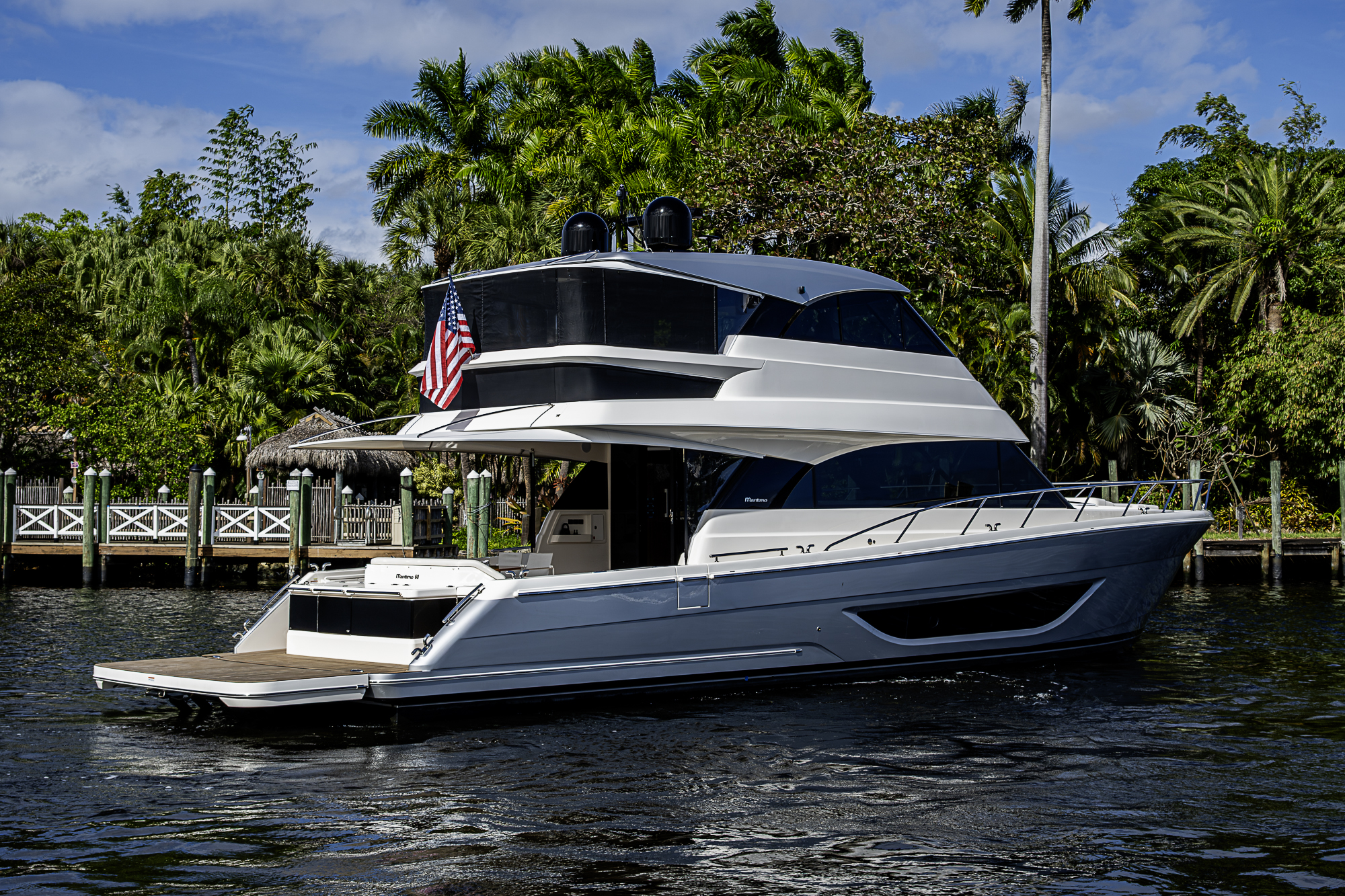 M60-26 yacht photo 10