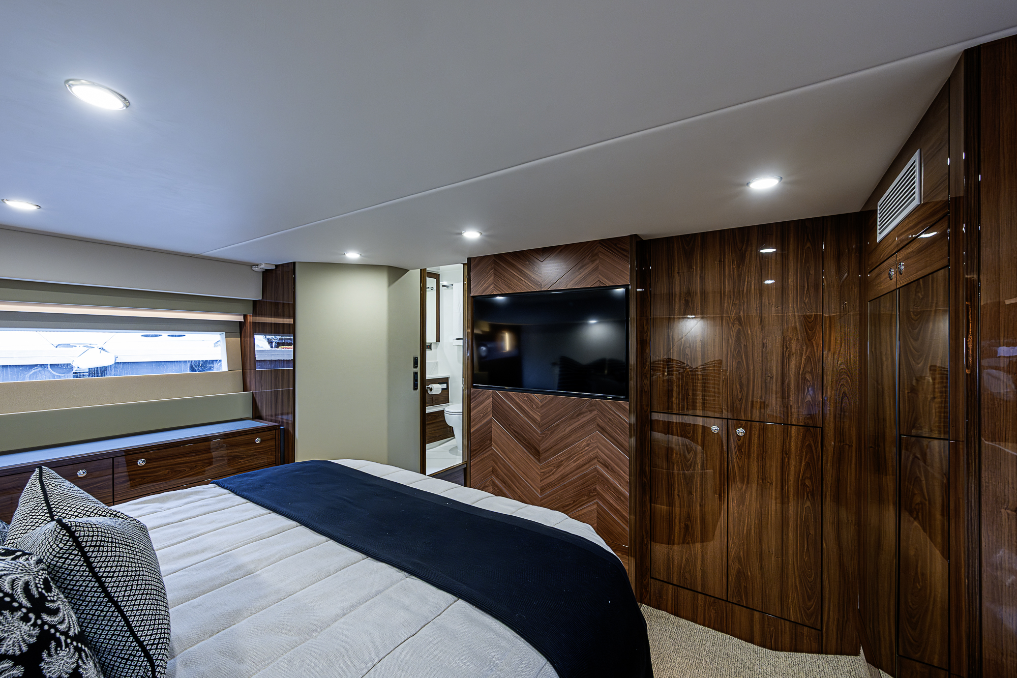 M60-26 yacht photo 111
