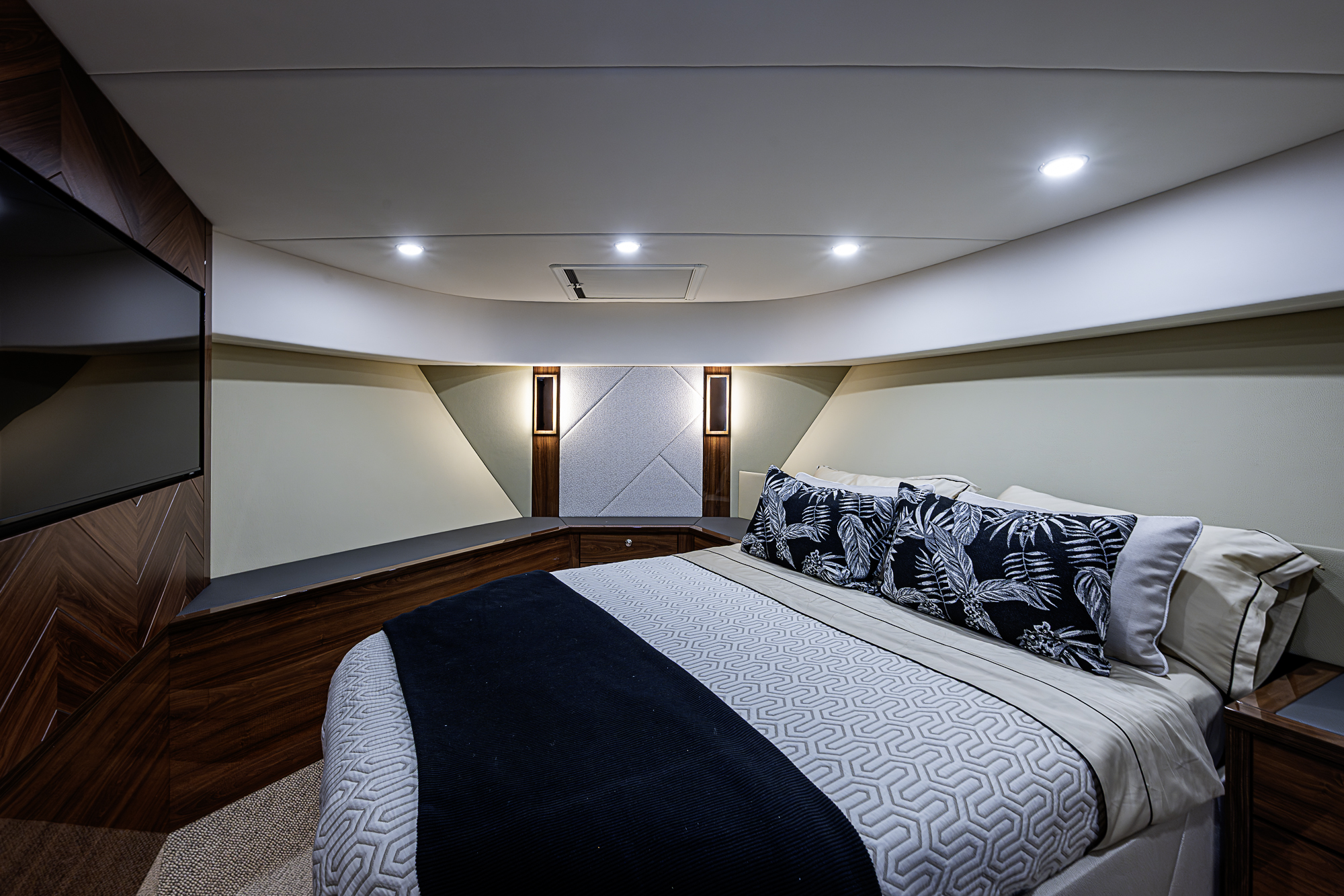 M60-26 yacht photo 92