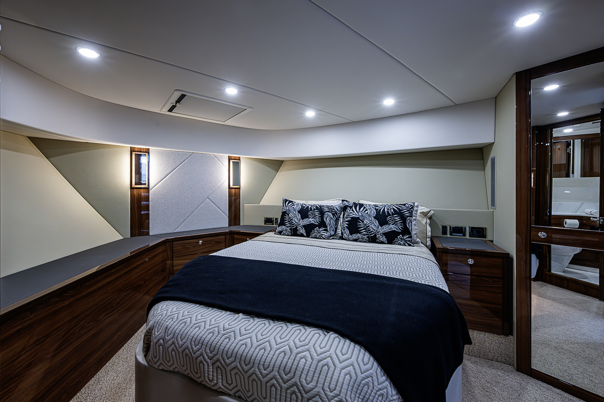 M60-26 yacht photo 96