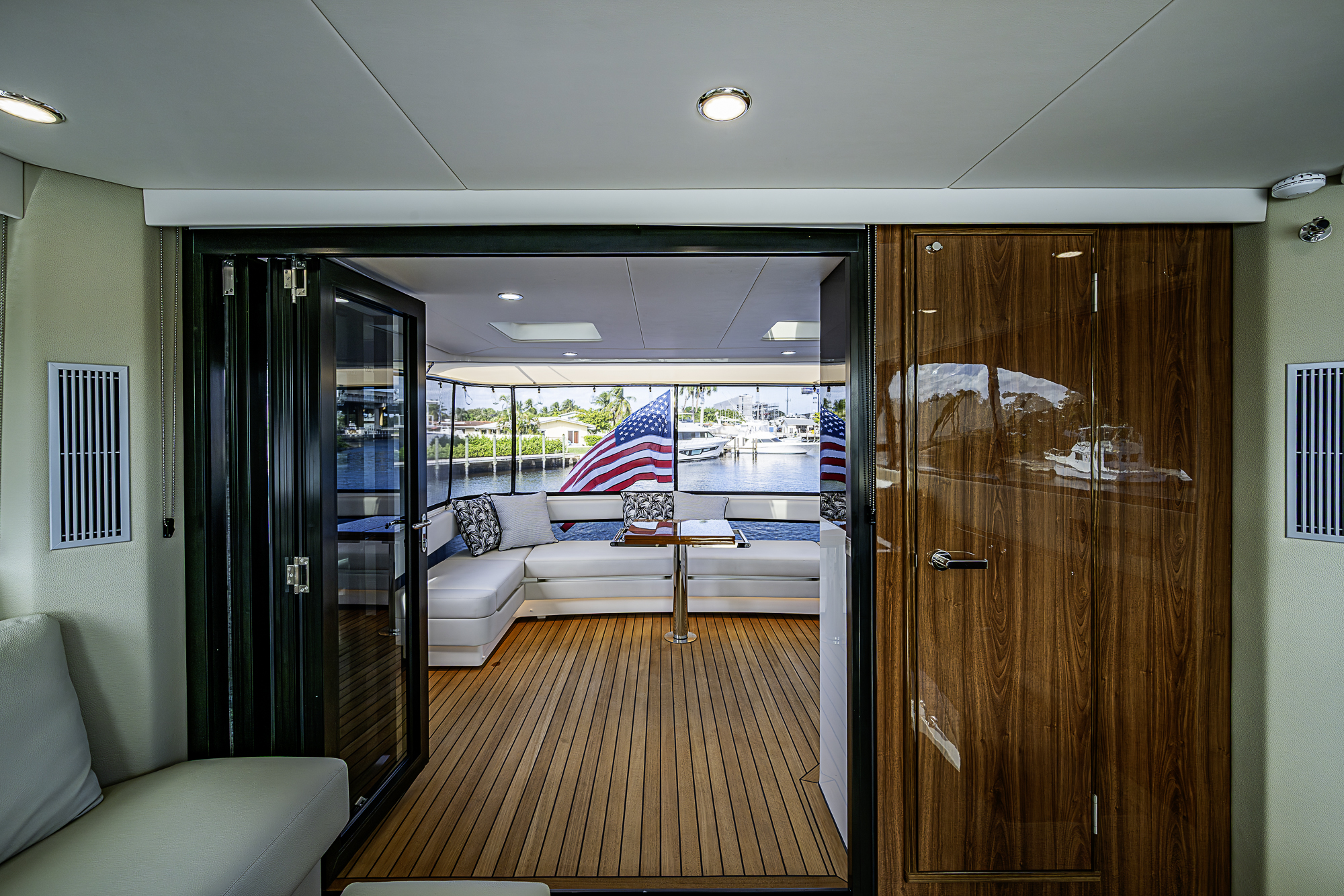 M60-26 yacht photo 33