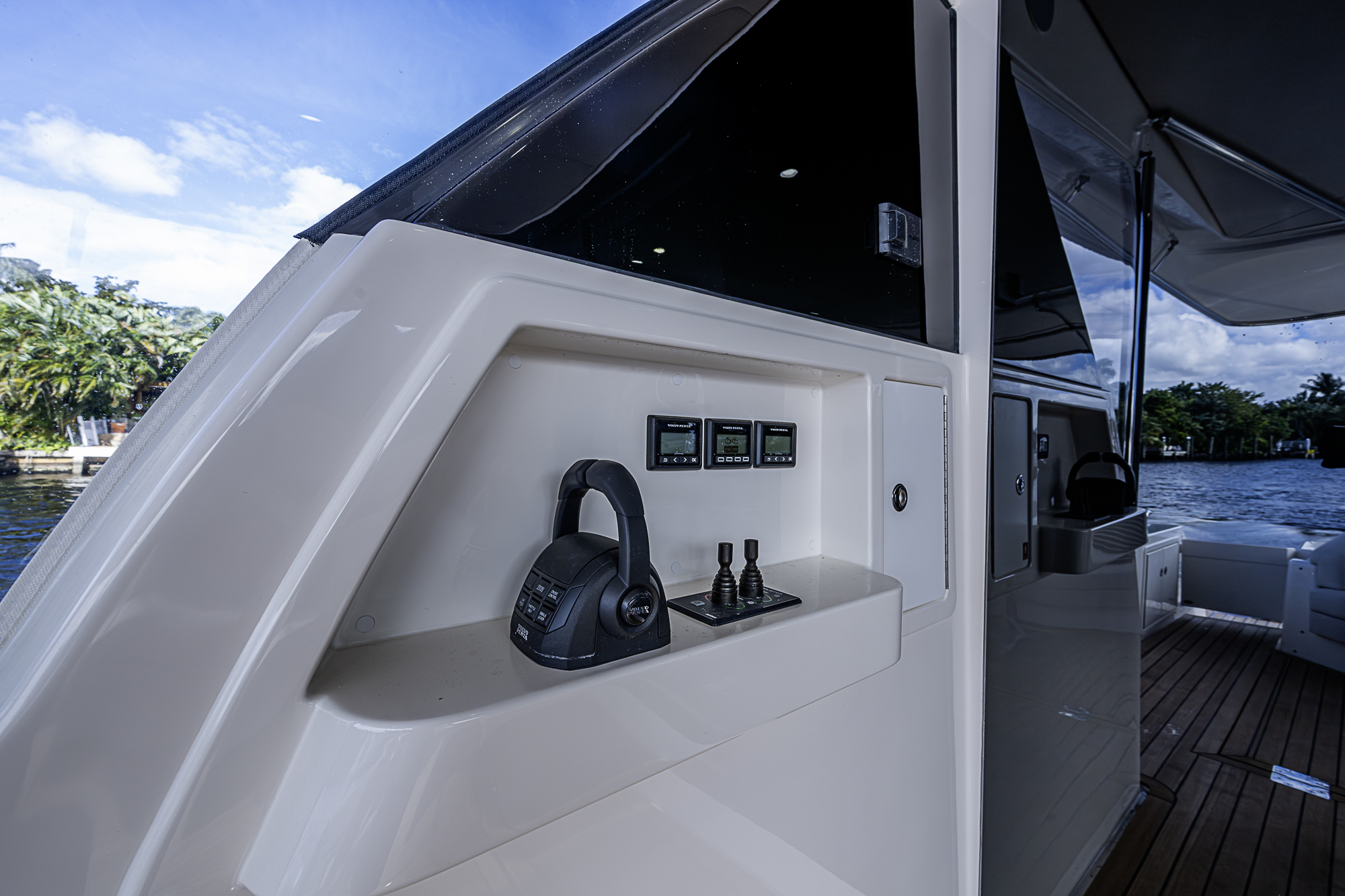 M60-26 yacht photo 62