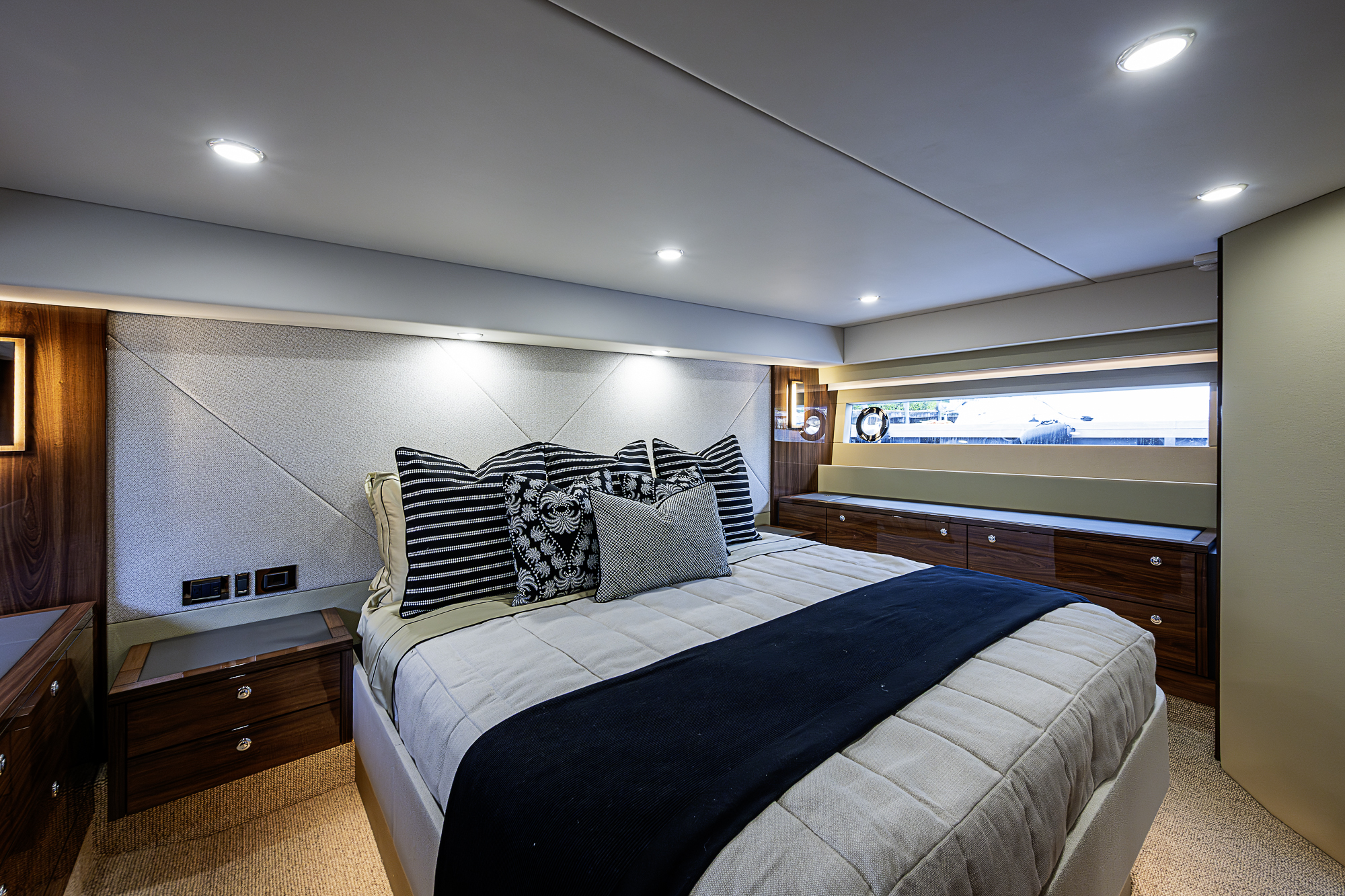 M60-26 yacht photo 112