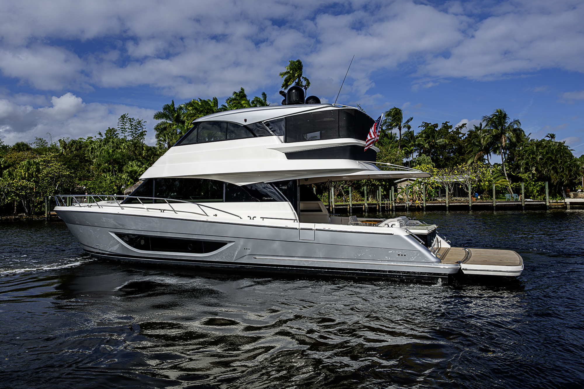 M60-26 yacht photo 2