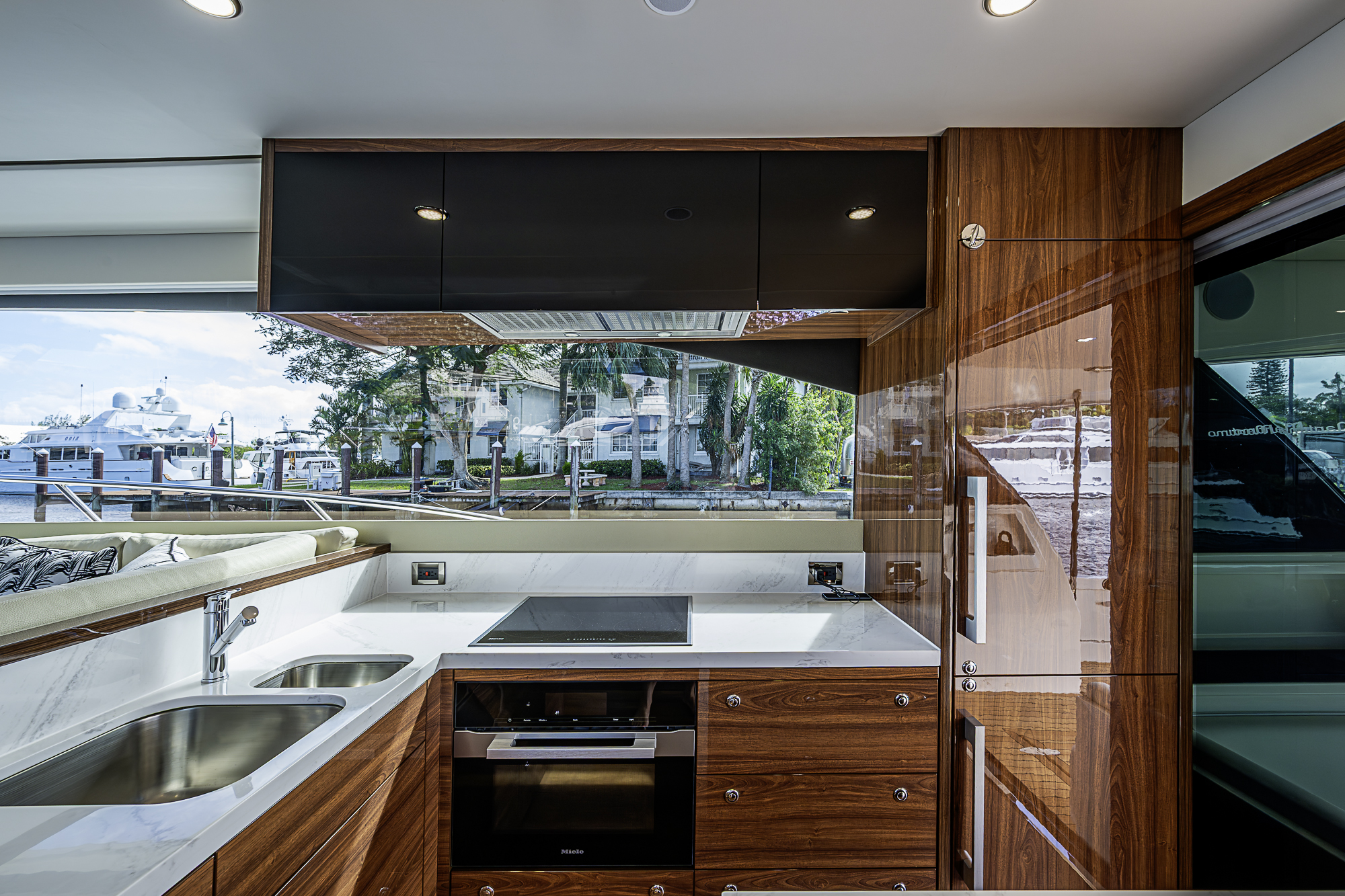M60-26 yacht photo 77