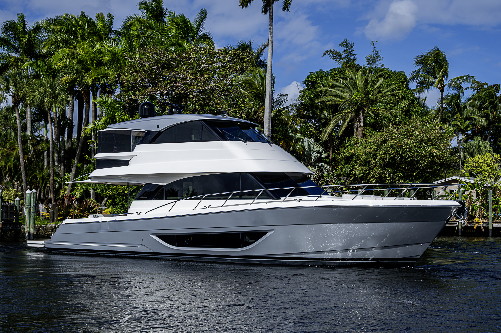 M60-26 yacht photo 16