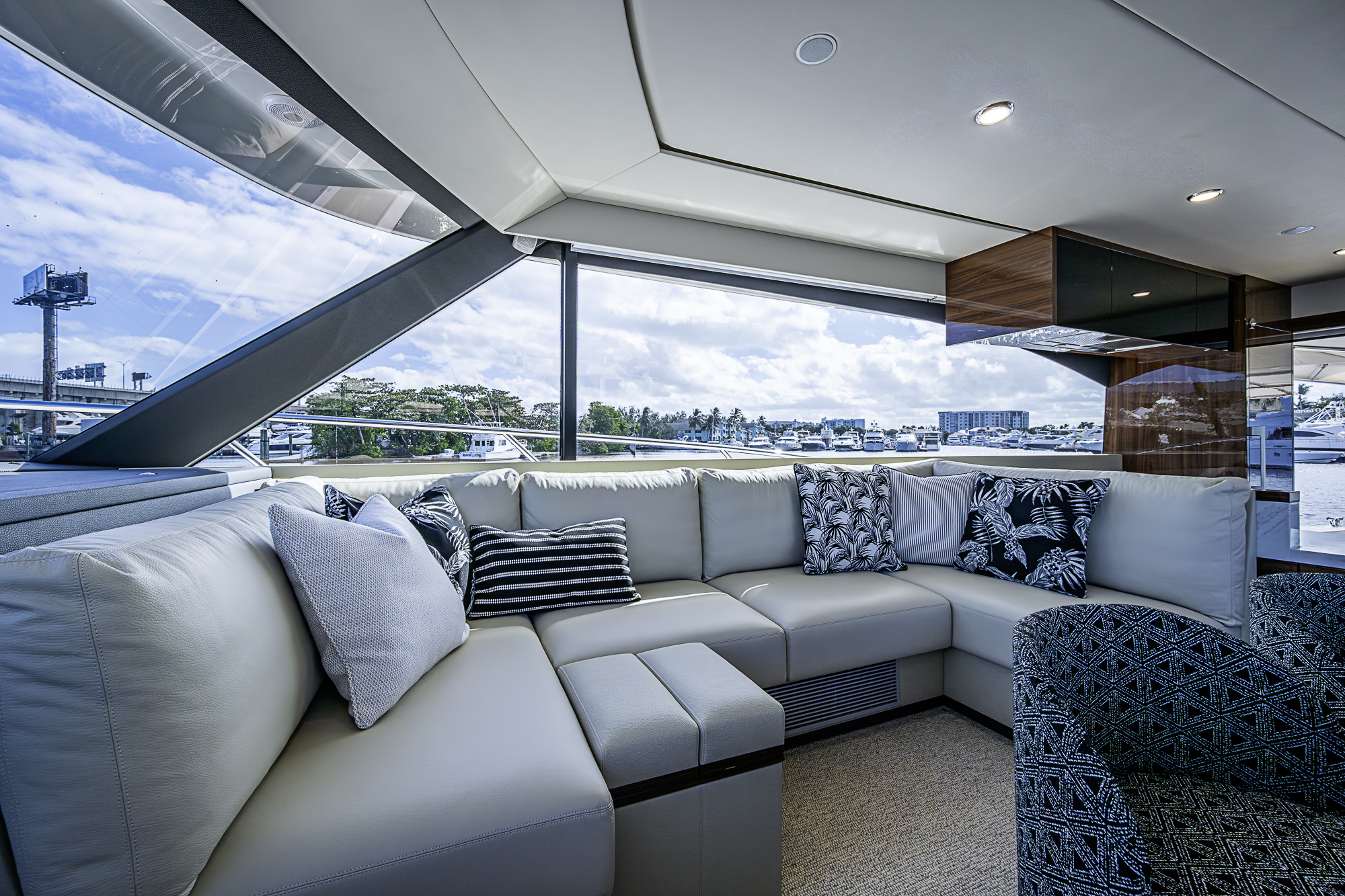 M60-26 yacht photo 87