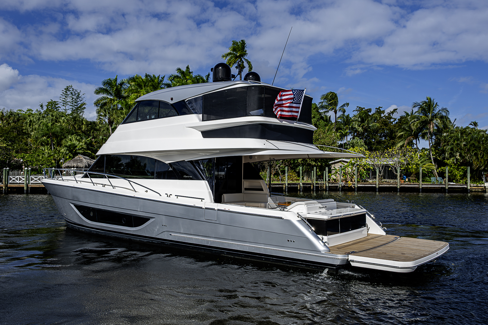 M60-26 yacht photo 3
