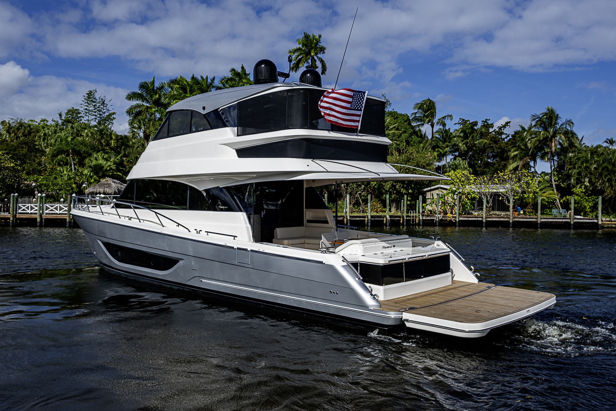 M60-26 yacht photo 4