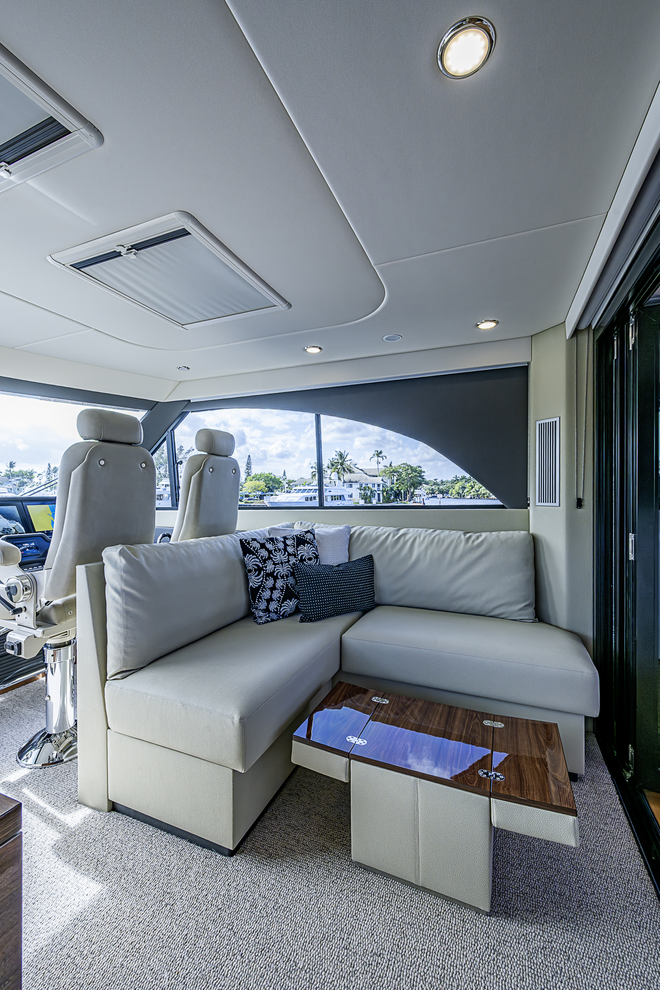 M60-26 yacht photo 26