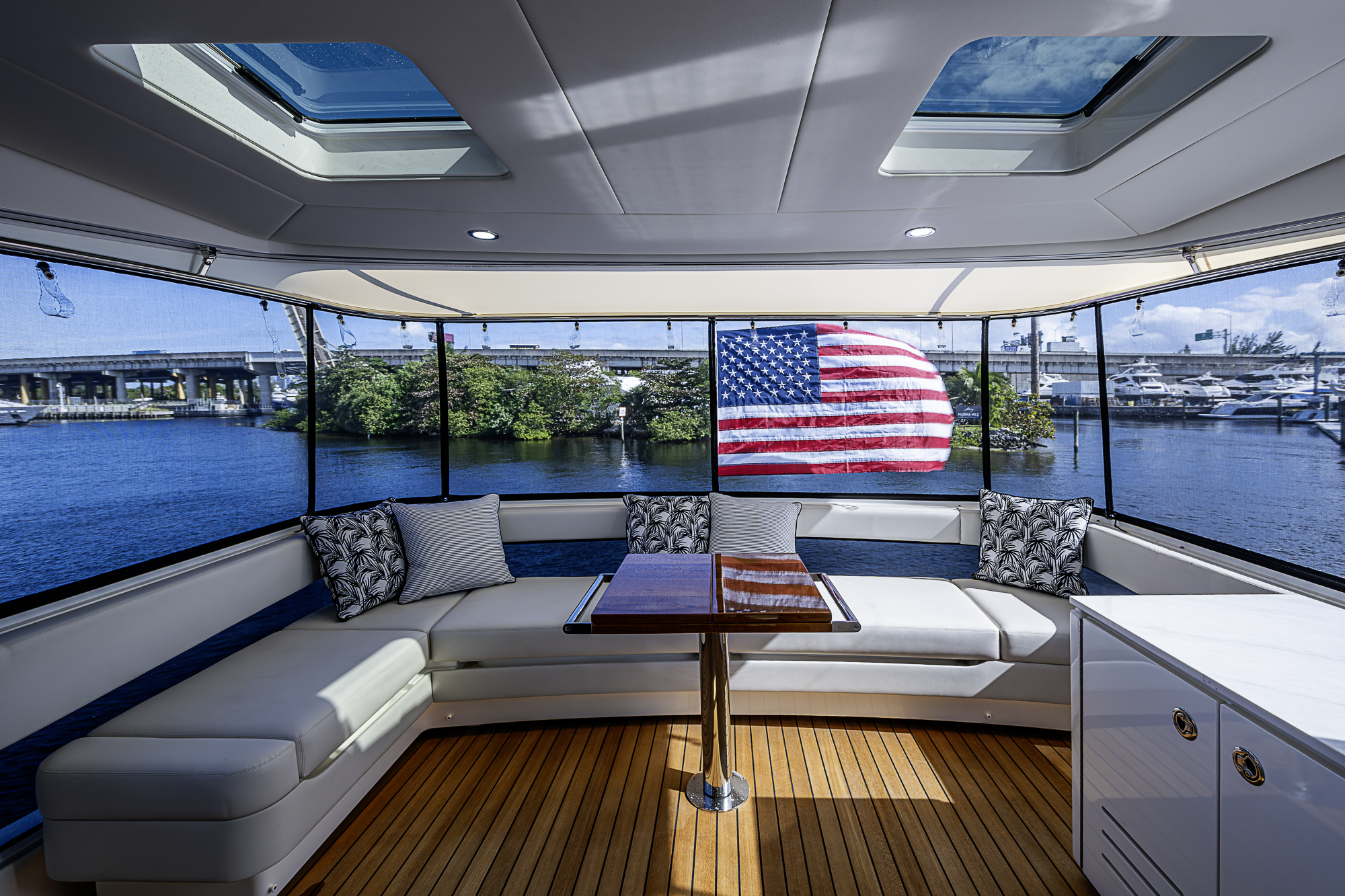 M60-26 yacht photo 37