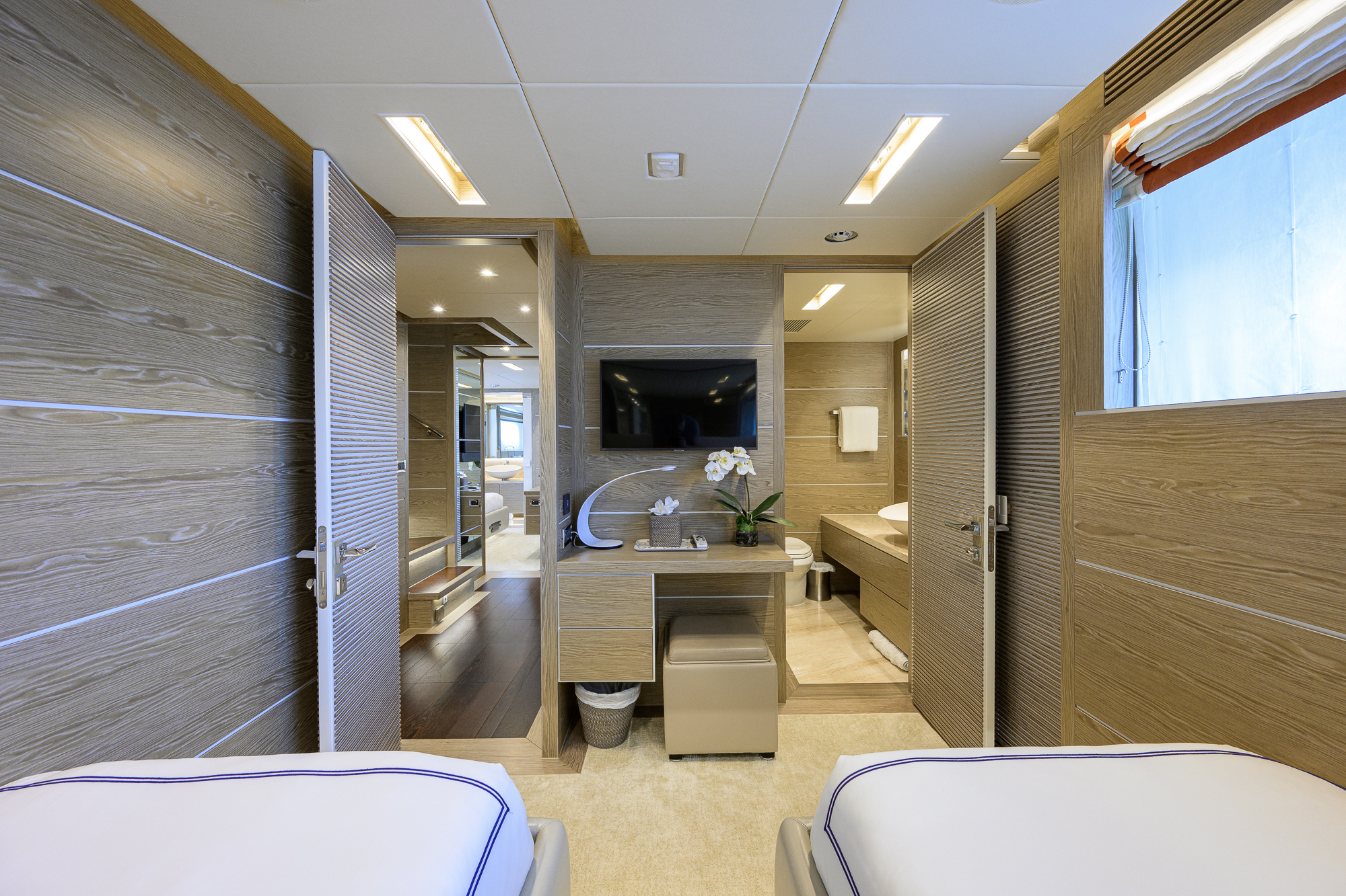 Short Story yacht photo 187
