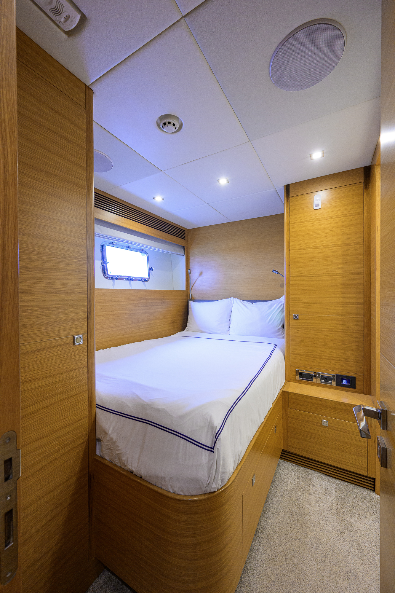 Short Story yacht photo 252